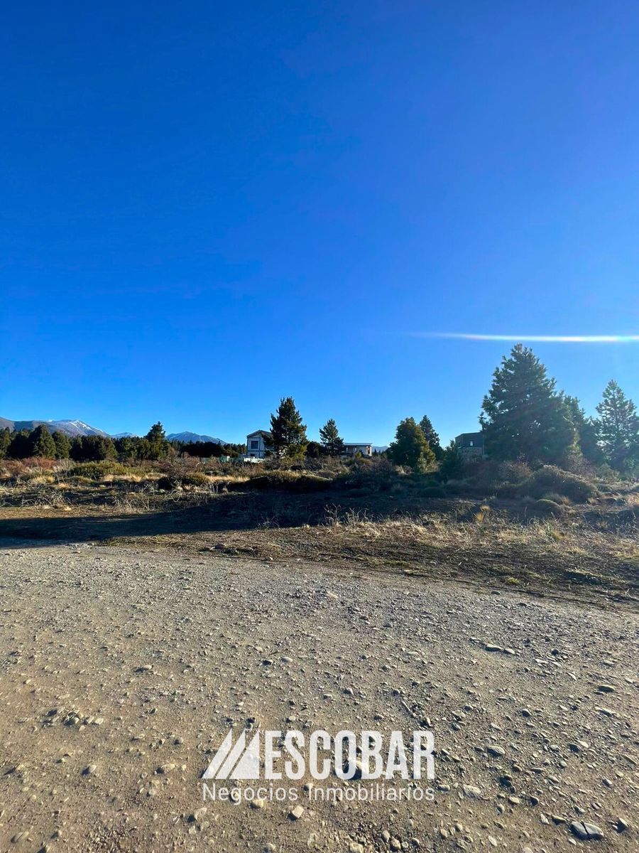 LOTE EN EL BARRIO LOS SOLARES - 2