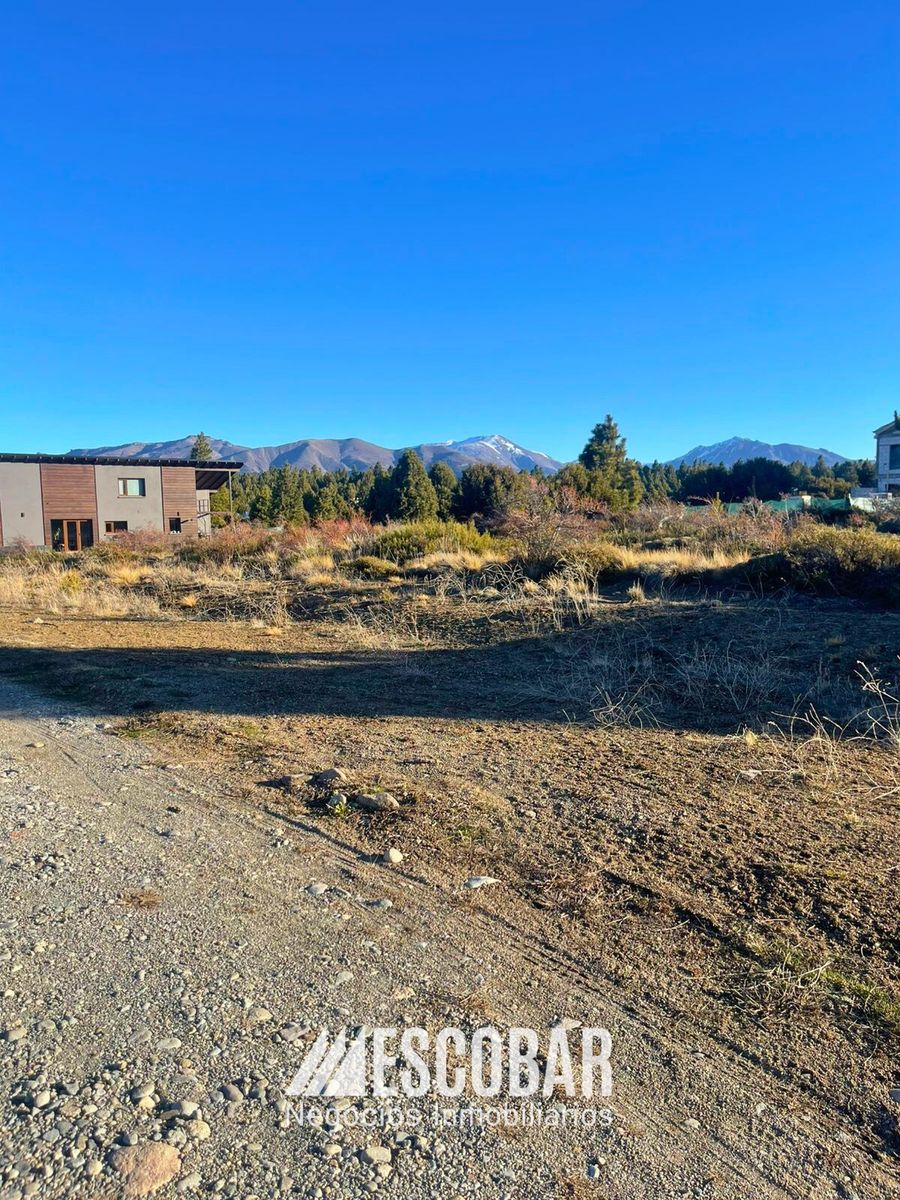 LOTE EN EL BARRIO LOS SOLARES - 3