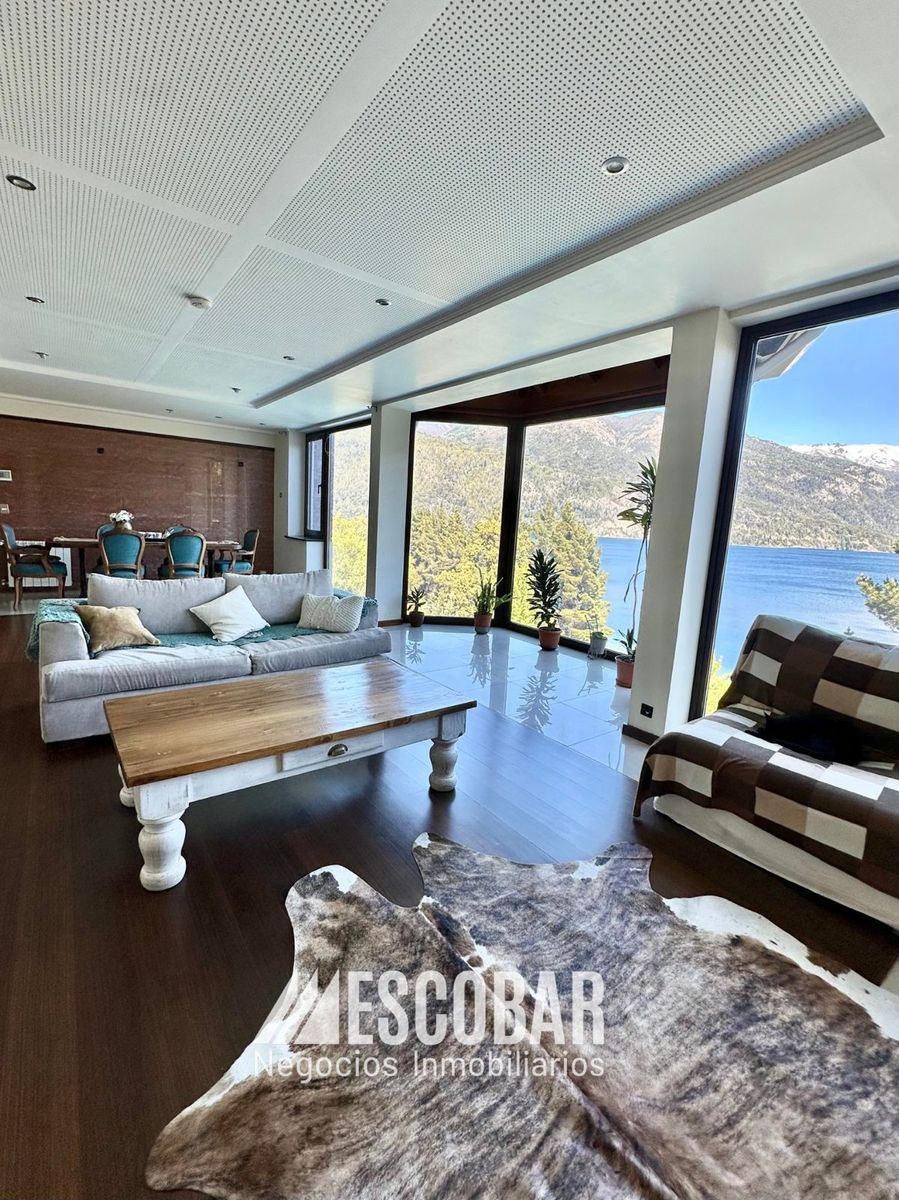 LUJOSA CASA CON COSTA AL LAGO - 3