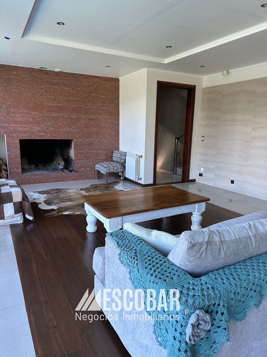 LUJOSA CASA CON COSTA AL LAGO - 7