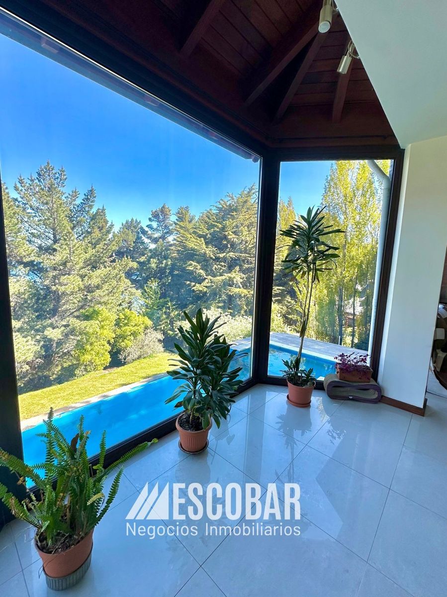 LUJOSA CASA CON COSTA AL LAGO - 8