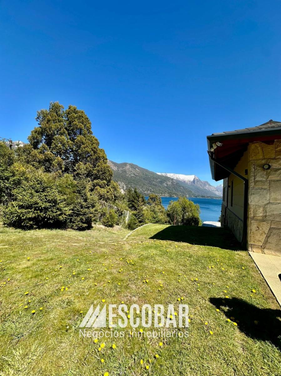 LUJOSA CASA CON COSTA AL LAGO - 36