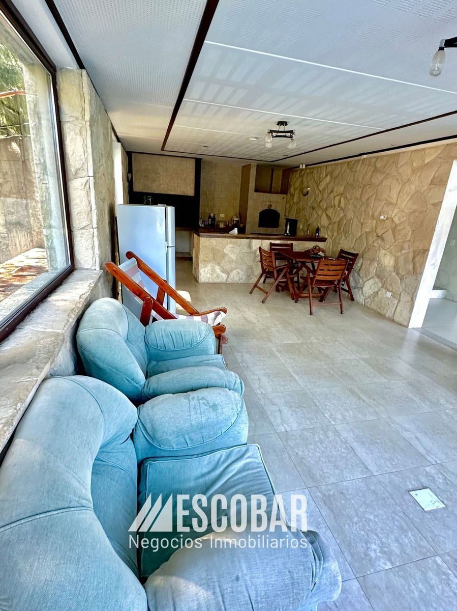 LUJOSA CASA CON COSTA AL LAGO - 38