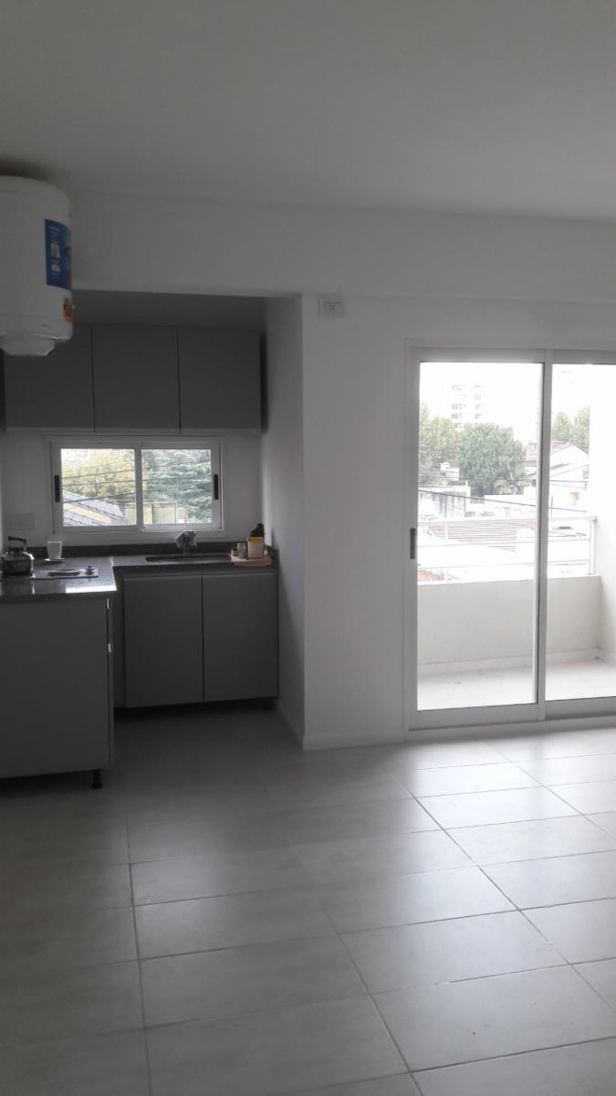 HERMOSO MONOAMBIENTE CON COCHERA CUBIERTA OPORTUNIDAD