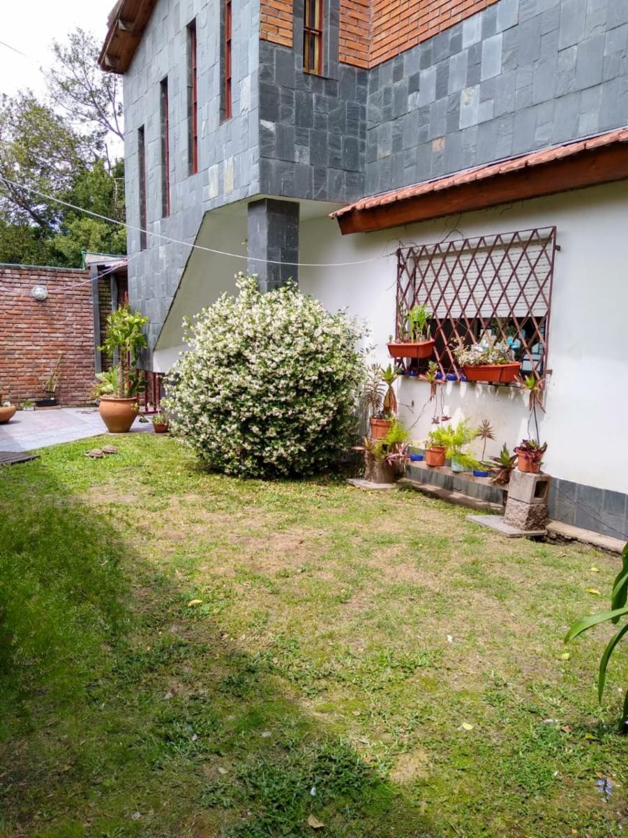 HERMOSA PROPIEDAD SOBRE LOTE PROPIO DE 4 AMBIENTES EN VILLA BALLESTER. LOS PROPIETARIOS ACEPTAN OFERTAS. OPORTUNIDAD