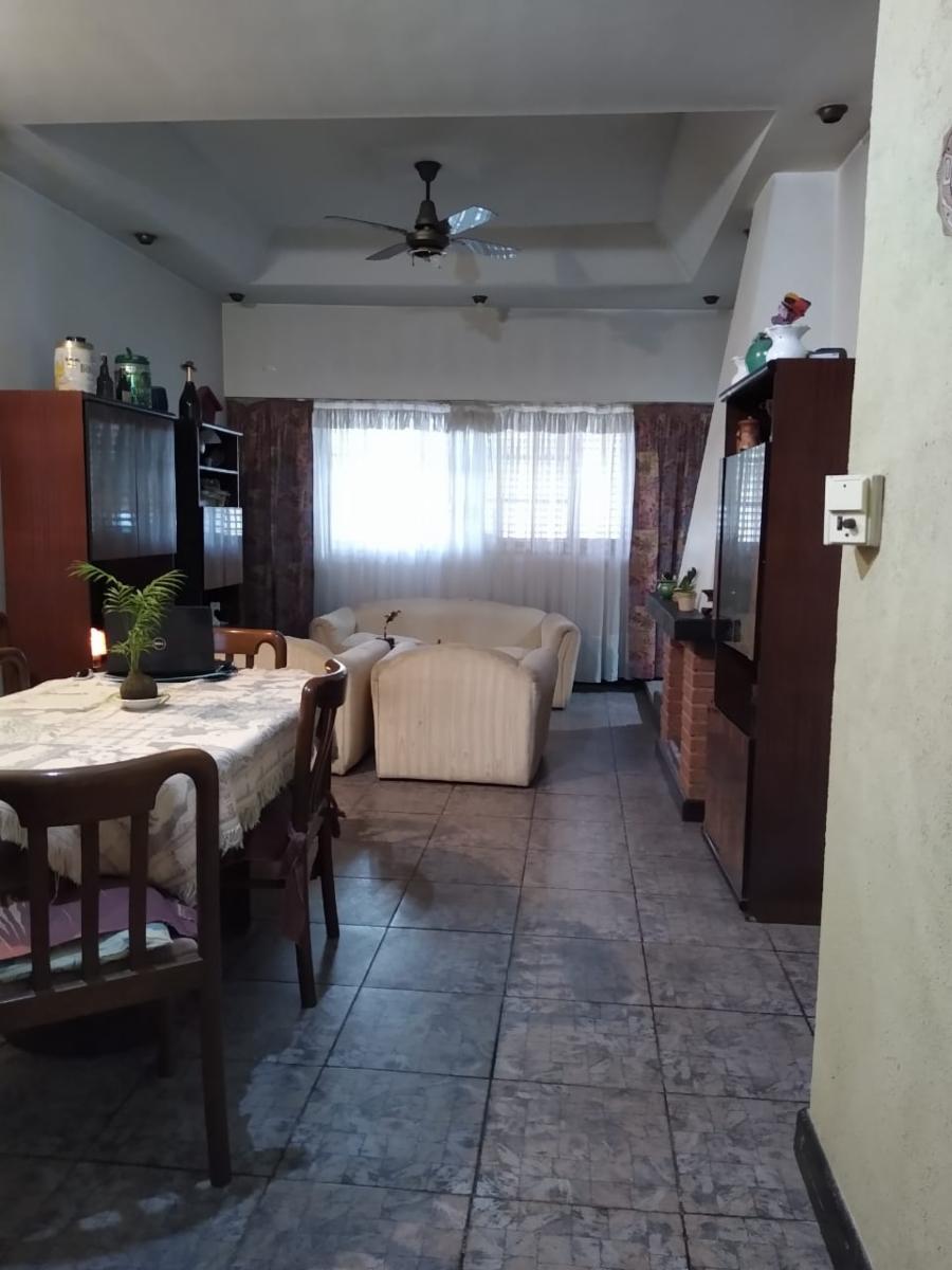 HERMOSA PROPIEDAD SOBRE LOTE PROPIO DE 4 AMBIENTES EN VILLA BALLESTER. LOS PROPIETARIOS ACEPTAN OFERTAS. OPORTUNIDAD — foto 3
