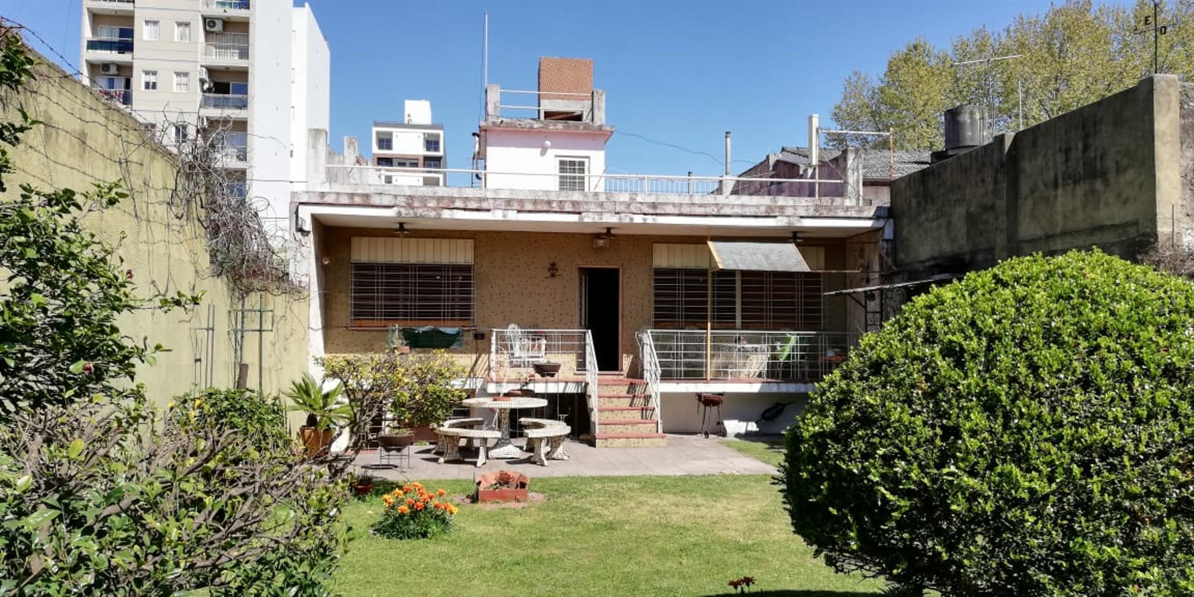 HERMOSA CASA SOBRE LOTE PROPIO