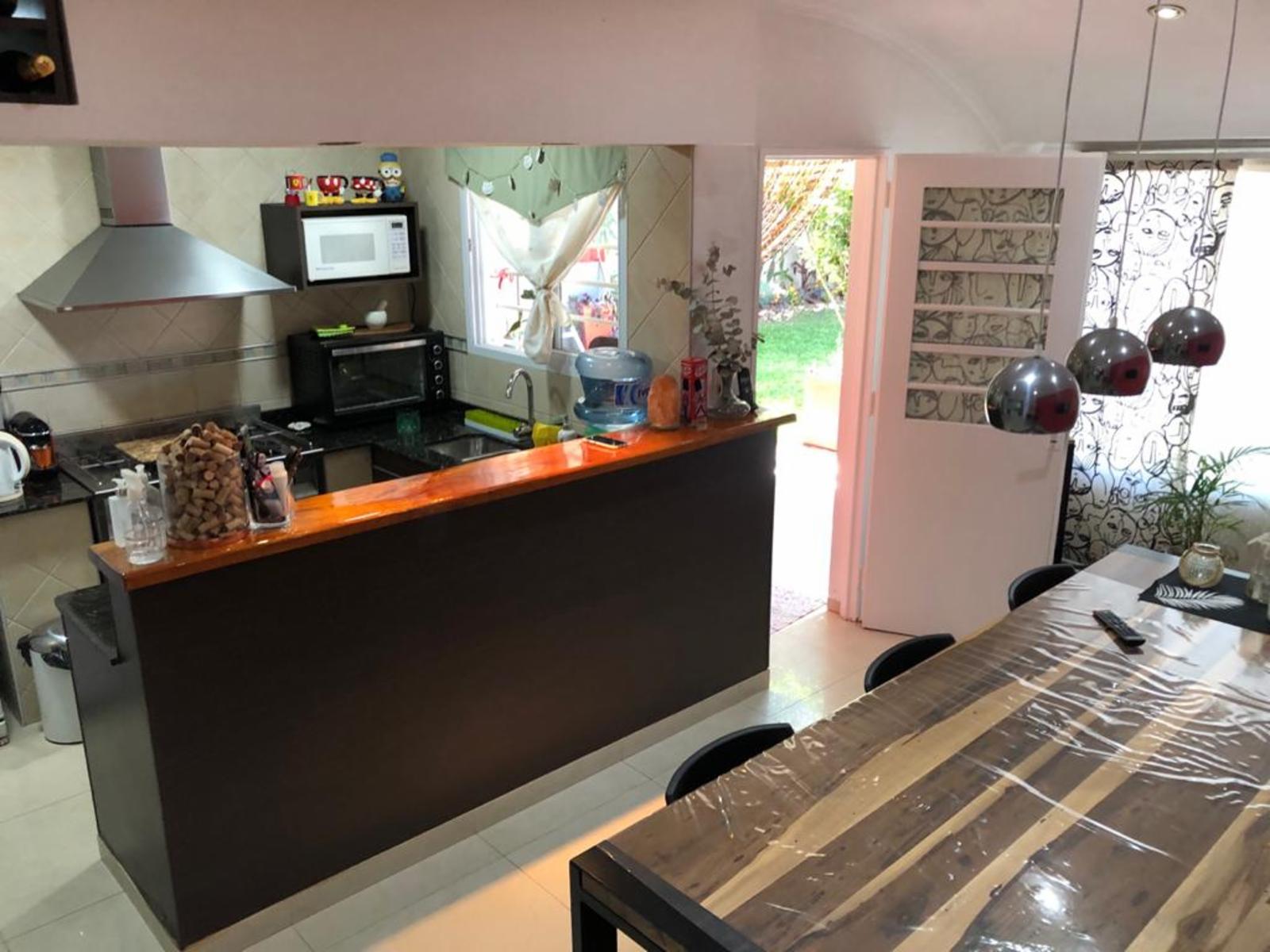 EXCELENTE PROPIEDAD SOBRE LOTE PROPIO DE 10 X 27 — foto 10
