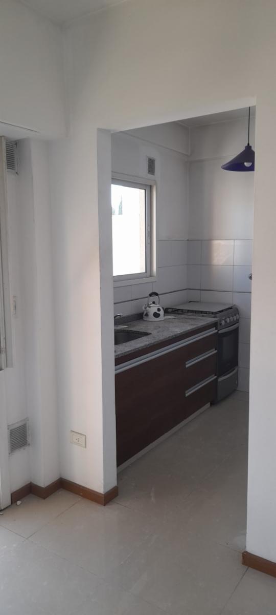 DEPARTAMENTO DOS AMBIENTES 3º PISO AL FRENTE - 6