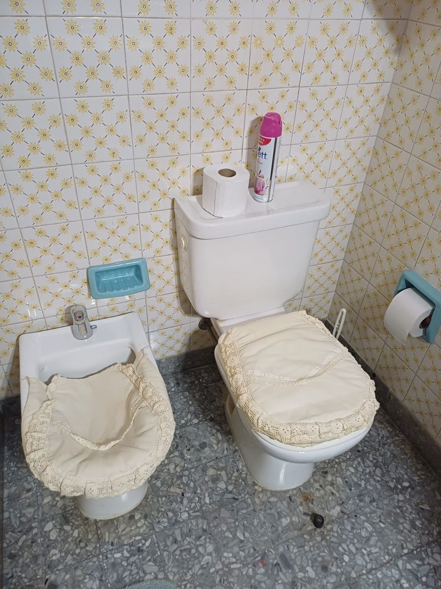 Excelente casa con jardín y fondo libre - 6