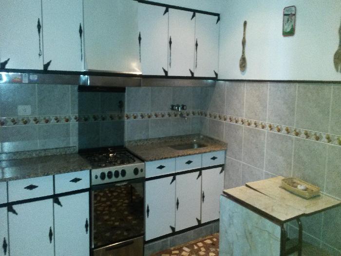 CASA EN MUY BUEN ESTADO EN TROPEZÓN, DE TRES AMBIENTES — foto 4