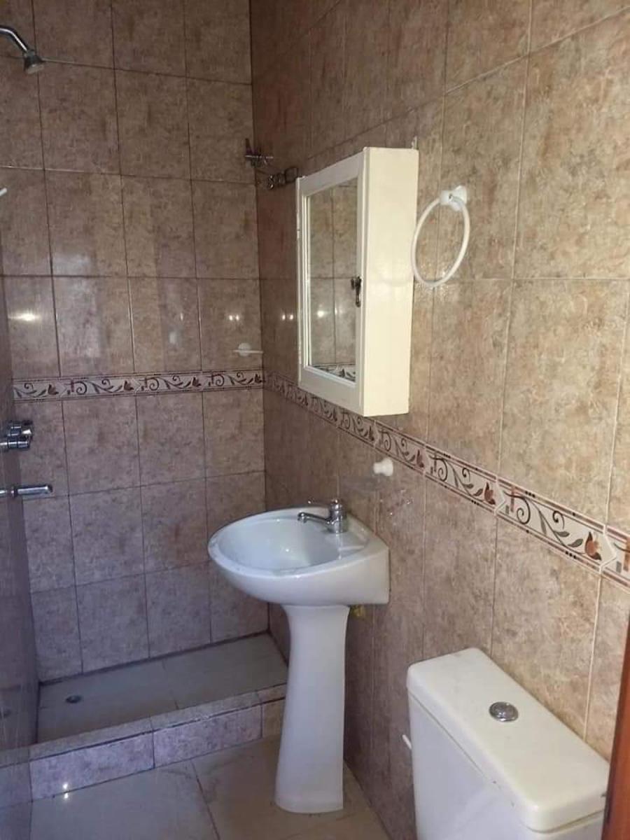 Excelente propiedad en Gualeguaychú , casa de 2 dormitorios con gran terreno — foto 2