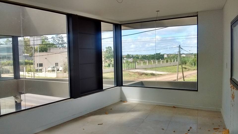 Se alquila local comercial - 2