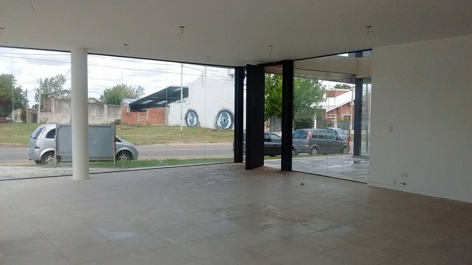 Se alquila local comercial - 4