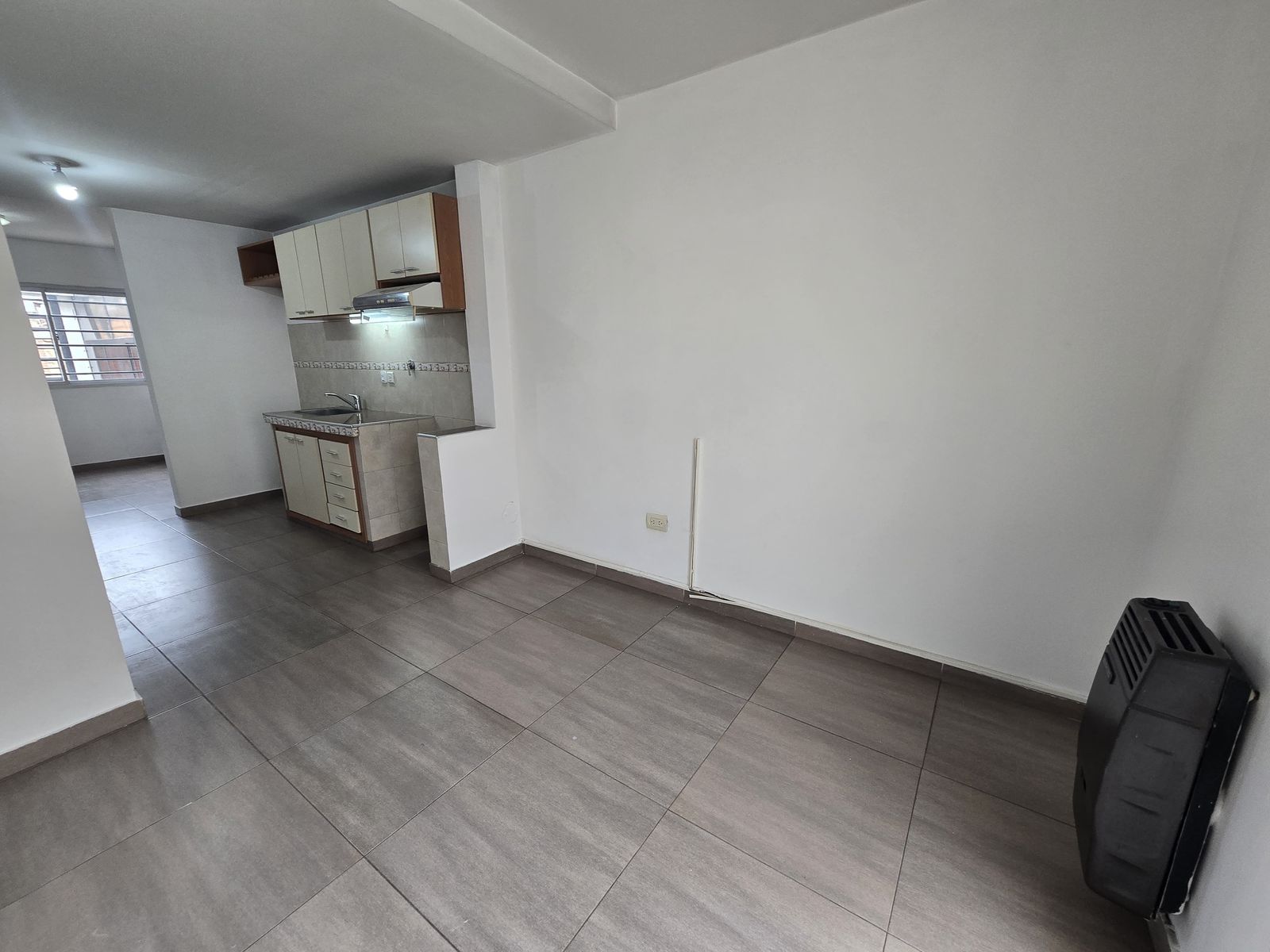 VENTA DE DUPLEX 3 AMBIENTES A LA CALLE CON COCHERA - TOTALMENTEINDEPENDIENTE - SIN EXPENSAS - LUIS GUILLÓN — foto 7