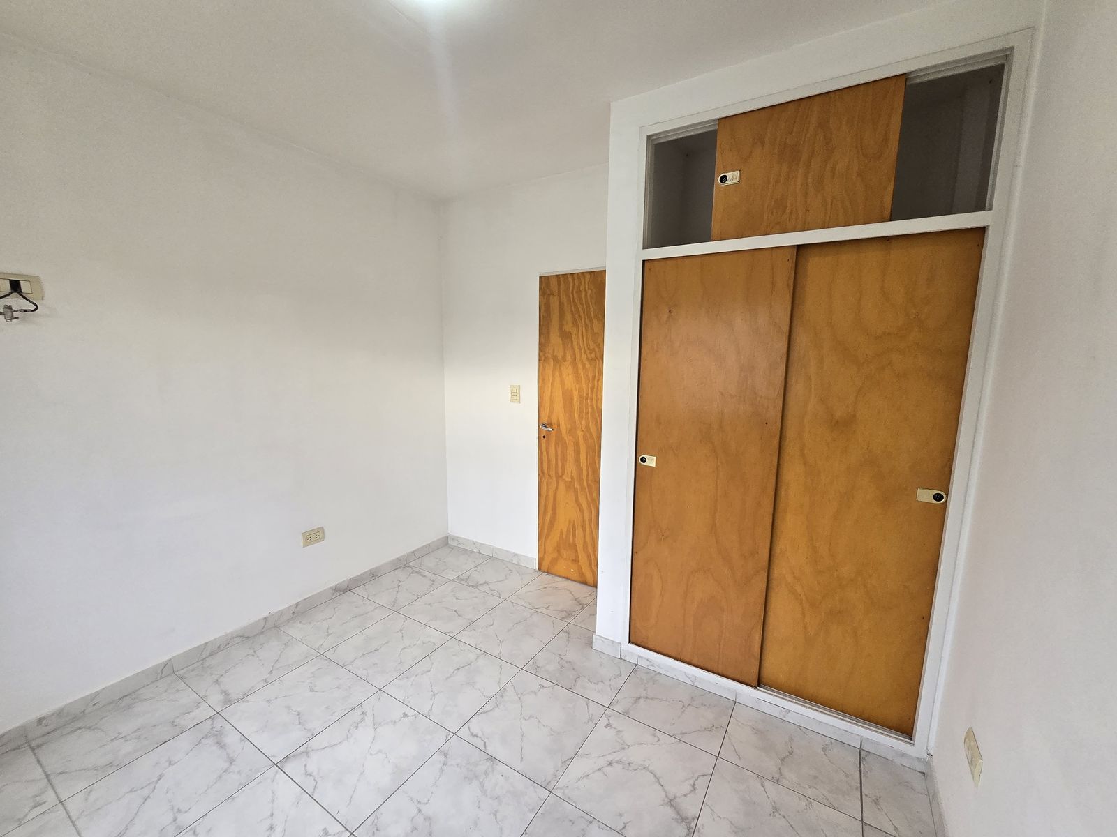 VENTA DE DUPLEX 3 AMBIENTES A LA CALLE CON COCHERA - TOTALMENTEINDEPENDIENTE - SIN EXPENSAS - LUIS GUILLÓN — foto 13