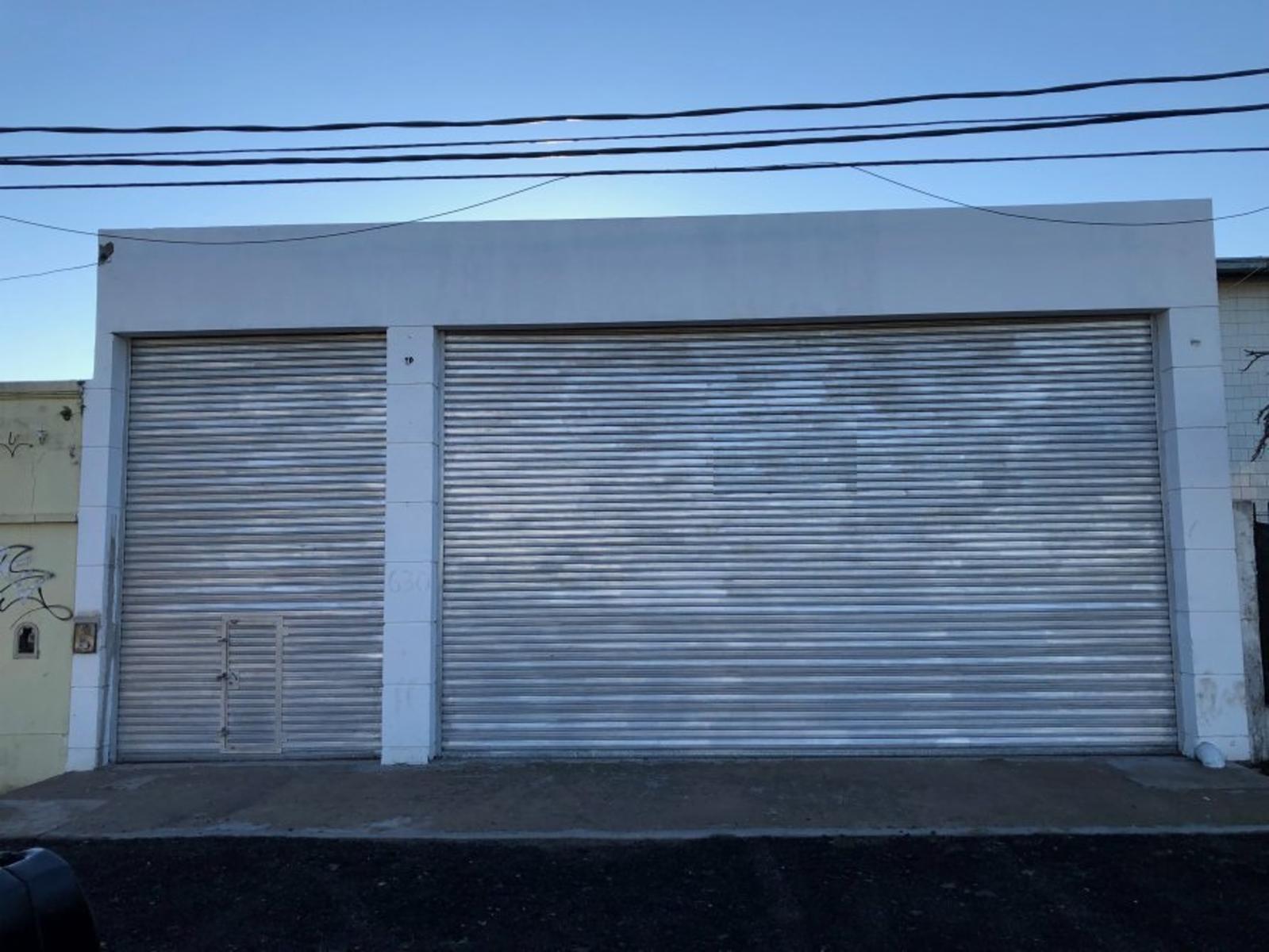 VENTA DE EXCELENTE GALPON DE 200 M² SOBRE LOTE DE 460 M² - SOBRE RUTA 4 EX CAMINO DE CINTURA - 1