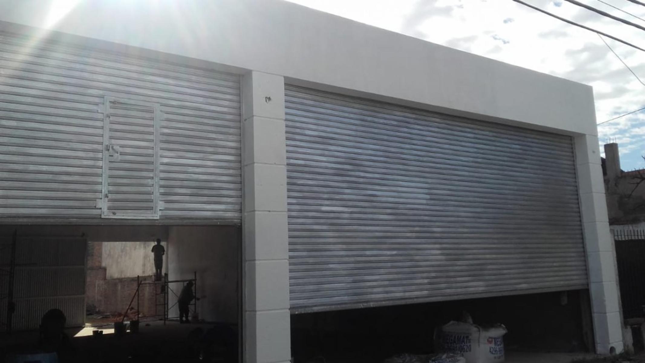 VENTA DE EXCELENTE GALPON DE 200 M² SOBRE LOTE DE 460 M² - SOBRE RUTA 4 EX CAMINO DE CINTURA - 3