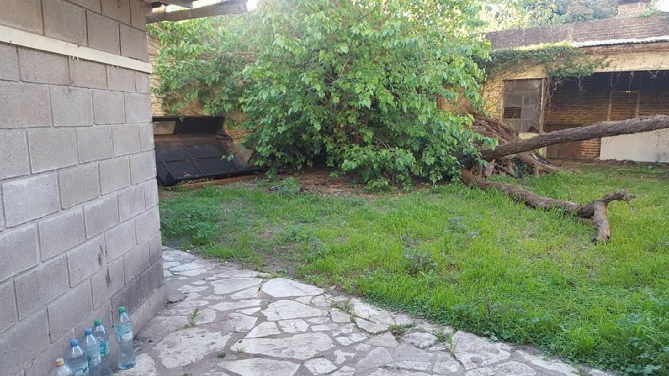 VENTA DE LOCAL CON VIVIENDA - INMEJORABLE UBICACIÓN - 380 M² - A MTS DE COTO - APTO A CREDITO - 3