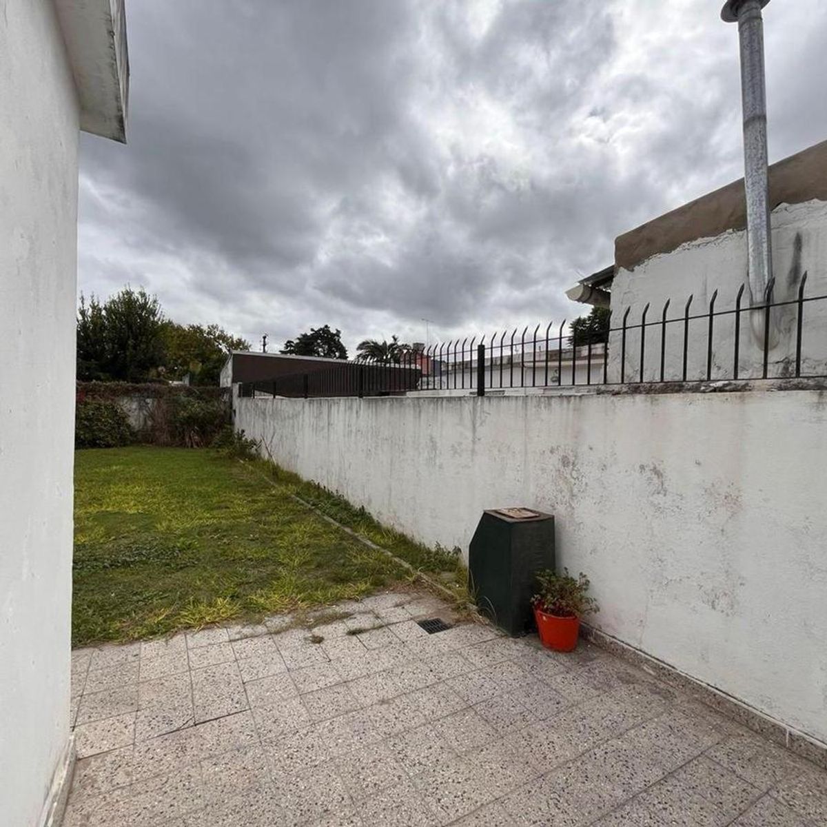 VENTA DE EXCELENTE CHALET 3 AMBIENTES CON COCHERA - LLAVALLOL — foto 8