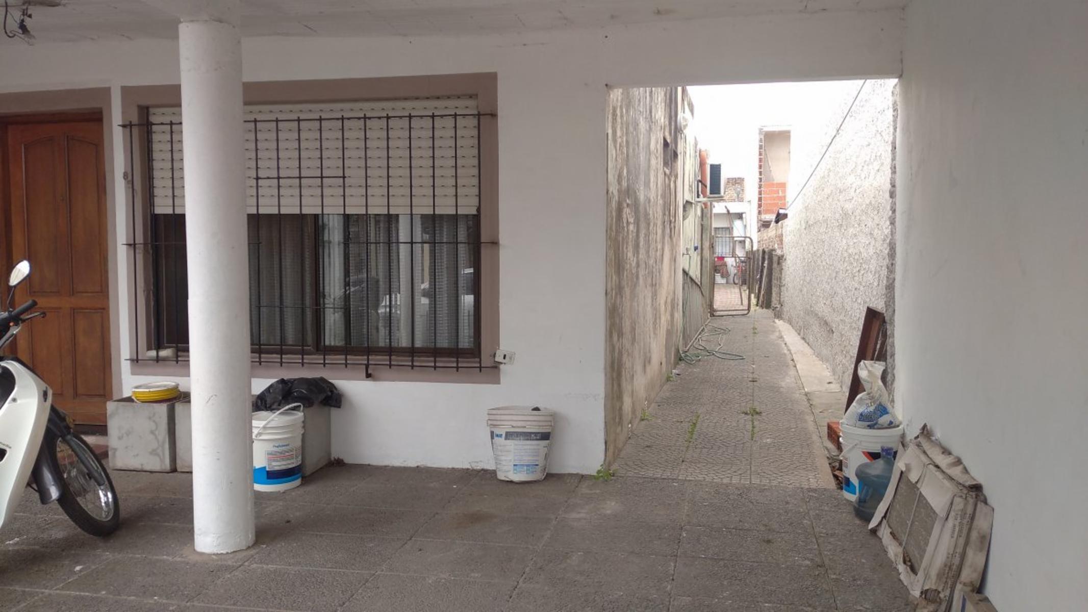 VENTA DE CASA 4 AMBIENTES MÁS DEPARTAMENTO 2 AMBIENTES, IDEAL DOS FAMILIAS O PARA INVERSIONISTAS - MONTE GRANDE — foto 2