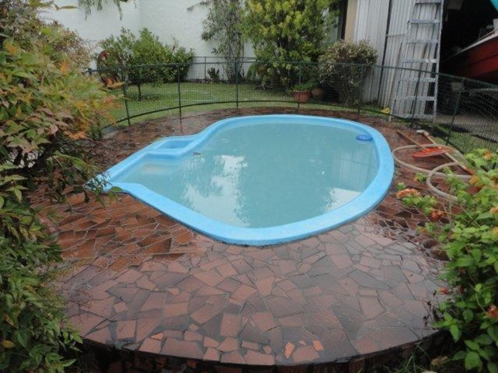 VENTA Y ALQUILER DE CHALET 5 AMBIENTES - AMPLIO LOTE - QUINCHO Y PILETA RIÑÓN - COCHERA PASANTE — foto 6