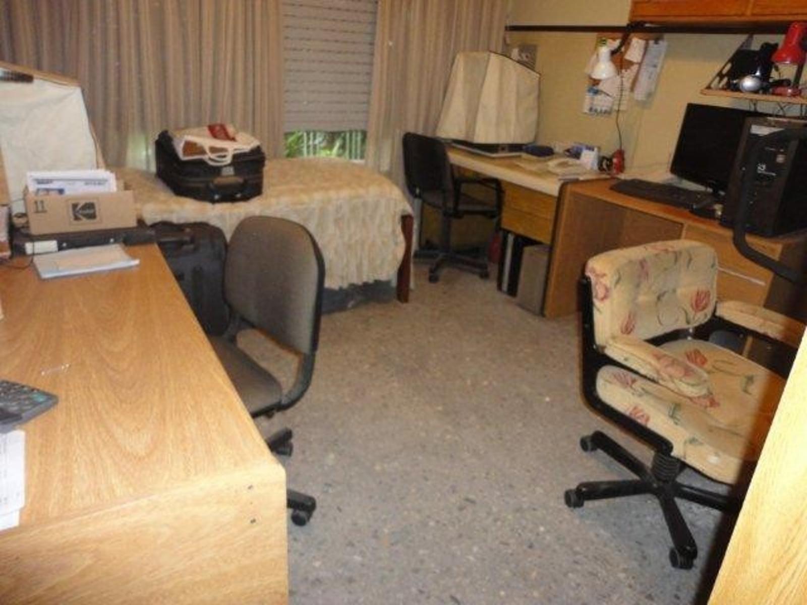 VENTA Y ALQUILER DE CHALET 5 AMBIENTES - AMPLIO LOTE - QUINCHO Y PILETA RIÑÓN - COCHERA PASANTE — foto 9