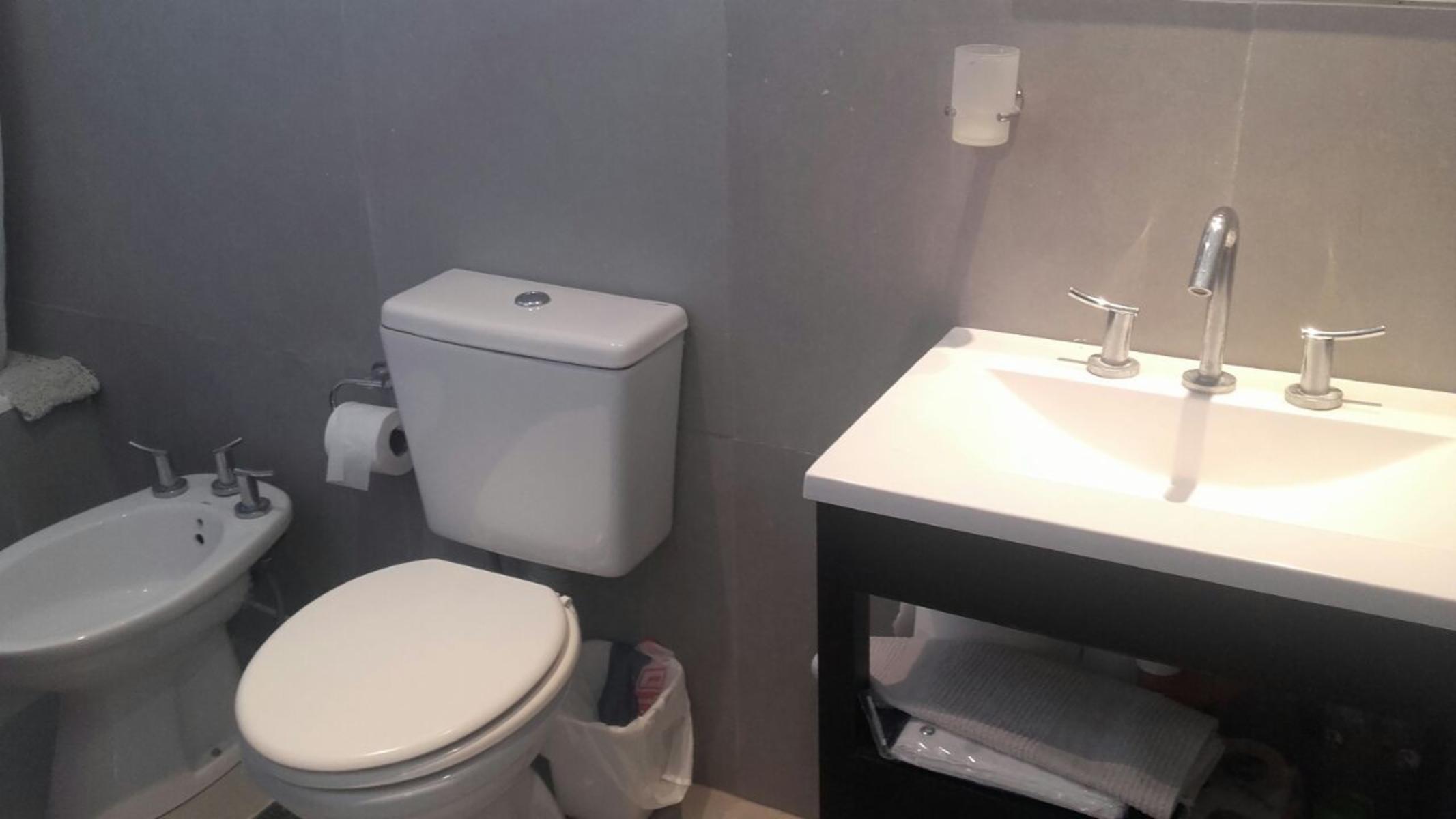 VENTA DE EXCELENTE DEPARTAMENTO 2 AMBIENTES EN PINAMAR CENTRO. UBICADO A 2 CUADRAS DE BUNGE (AVENIDA PRINCIPAL DEL CENTRO DE PINAMAR) — foto 6