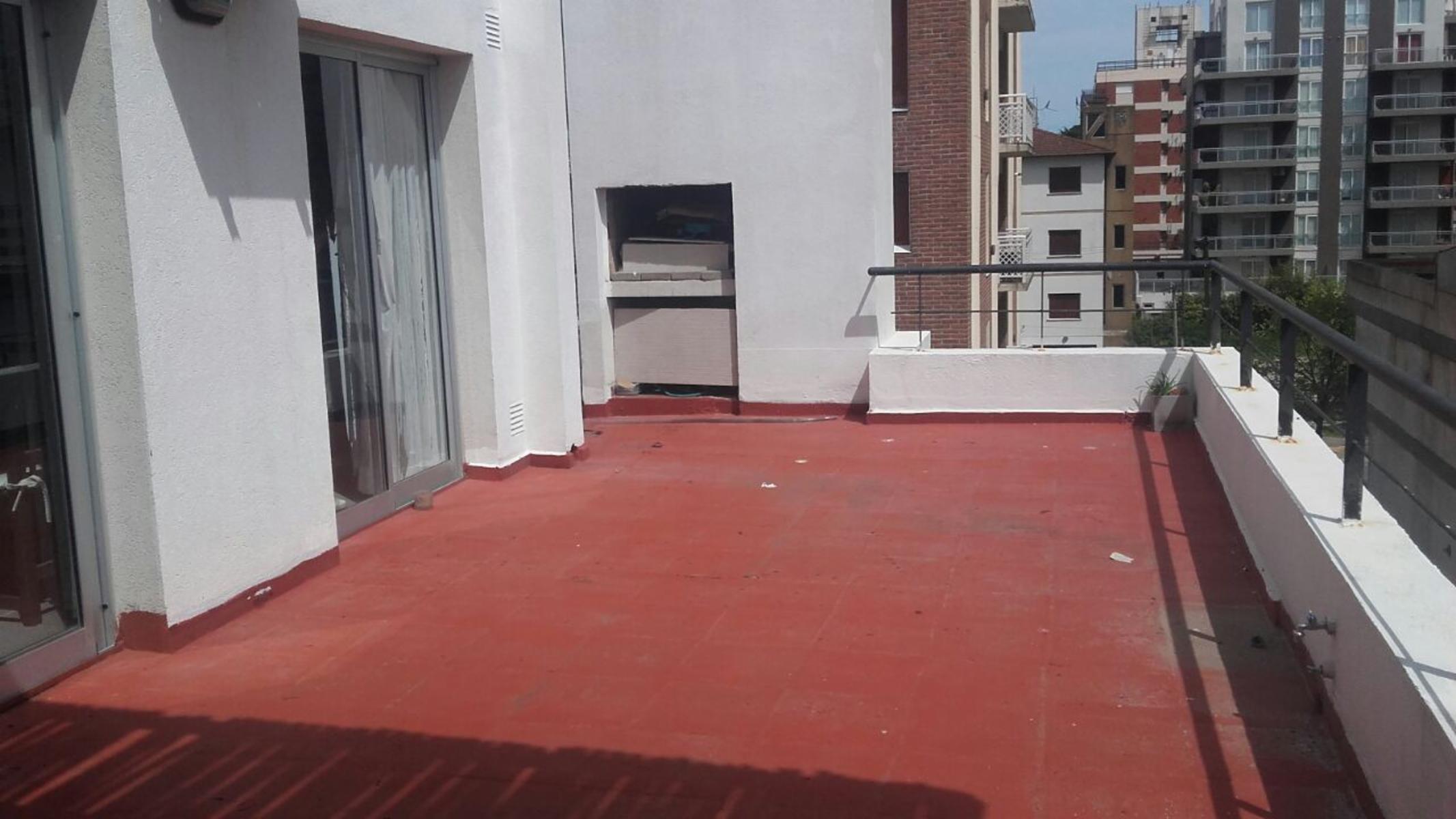 VENTA DE EXCELENTE DEPARTAMENTO 2 AMBIENTES EN PINAMAR CENTRO. UBICADO A 2 CUADRAS DE BUNGE (AVENIDA PRINCIPAL DEL CENTRO DE PINAMAR) — foto 7