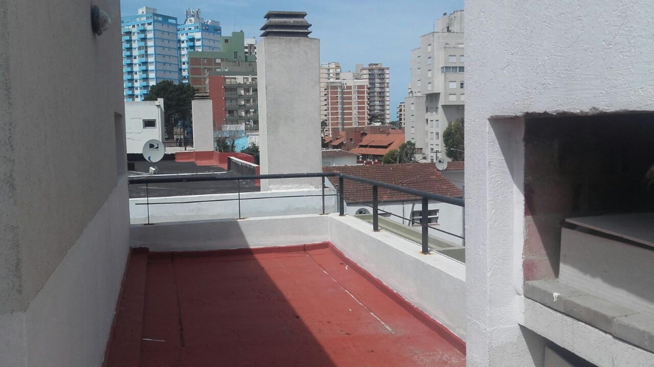 VENTA DE EXCELENTE DEPARTAMENTO 2 AMBIENTES EN PINAMAR CENTRO. UBICADO A 2 CUADRAS DE BUNGE (AVENIDA PRINCIPAL DEL CENTRO DE PINAMAR) — foto 8