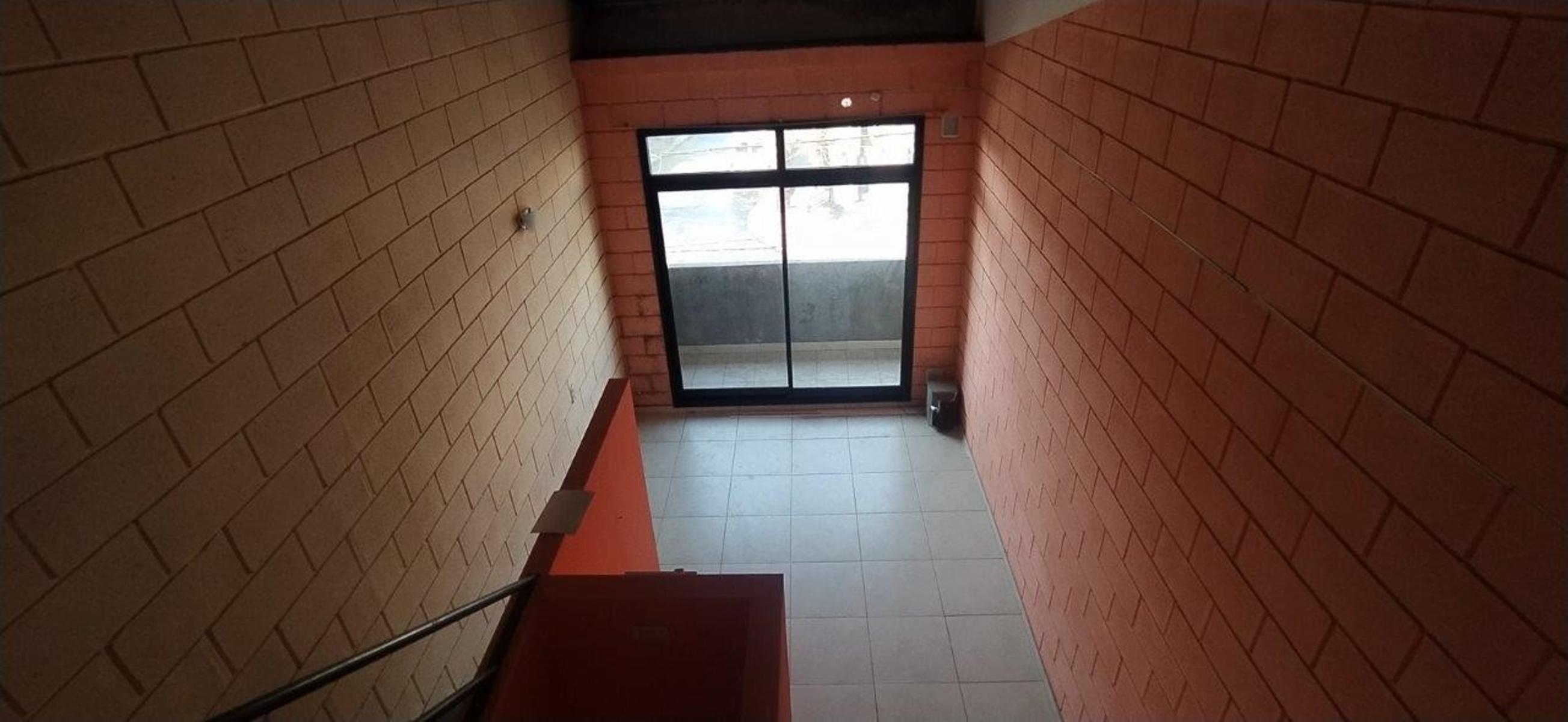VENTA DE DEPARTAMENTO 2 AMBIENTES TIPO DÚPLEX - CON BALCÓN A LA CALLE - TRISTAN SUAREZ — foto 3