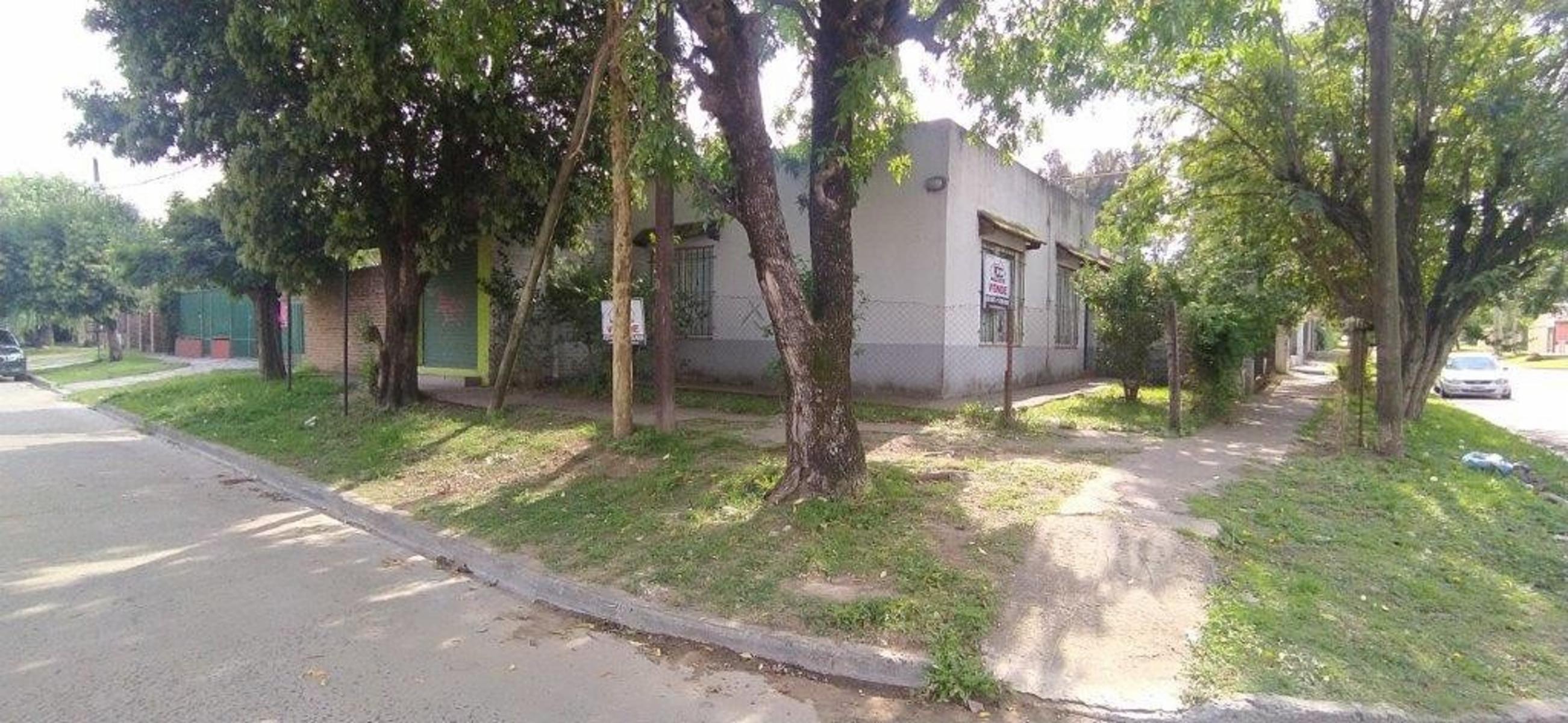 VENTA DE CASA 3 AMBIENTES MÁS LOCAL Y LAVADERO - EN ESQUINA - COCHERA - OPORTUNIDAD — foto 4