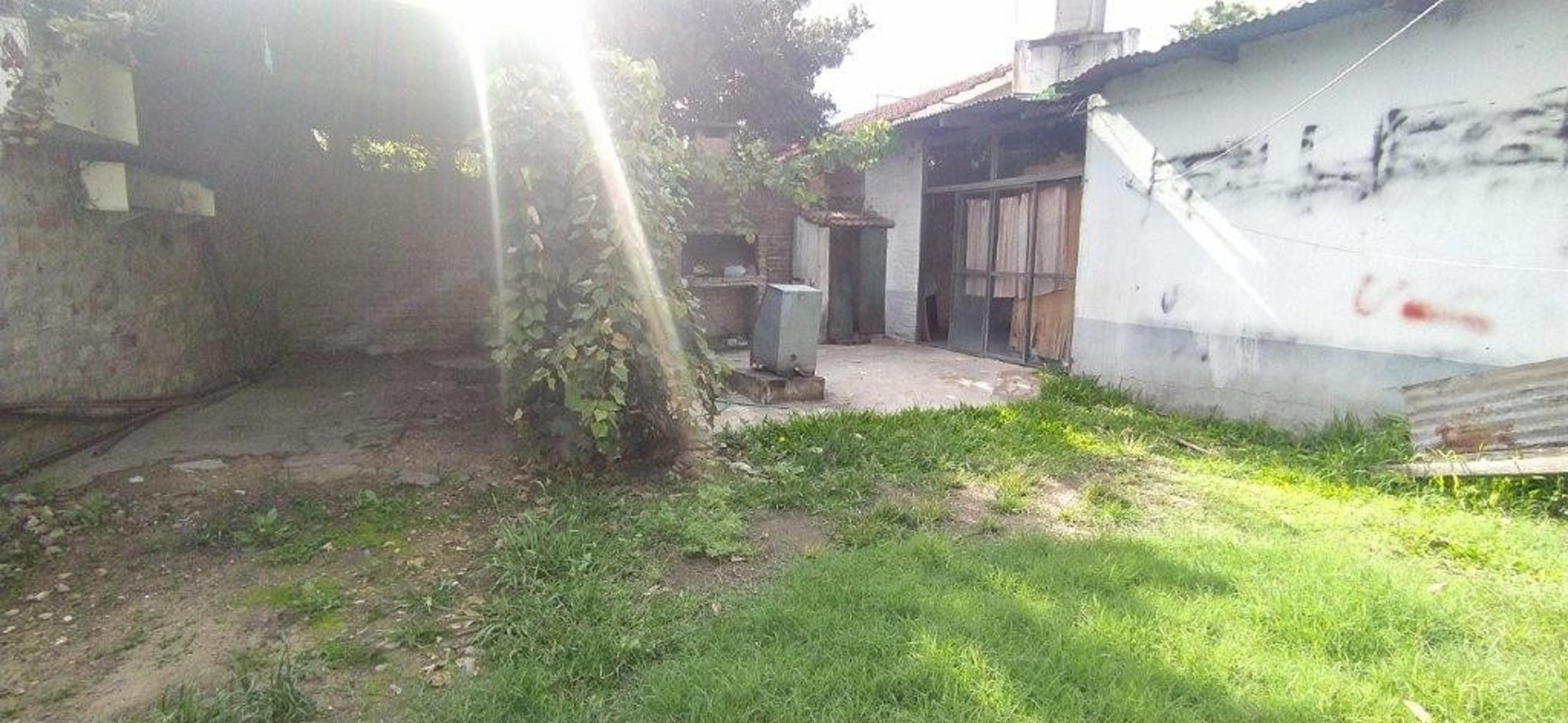 VENTA DE CASA 3 AMBIENTES MÁS LOCAL Y LAVADERO - EN ESQUINA - COCHERA - OPORTUNIDAD — foto 11