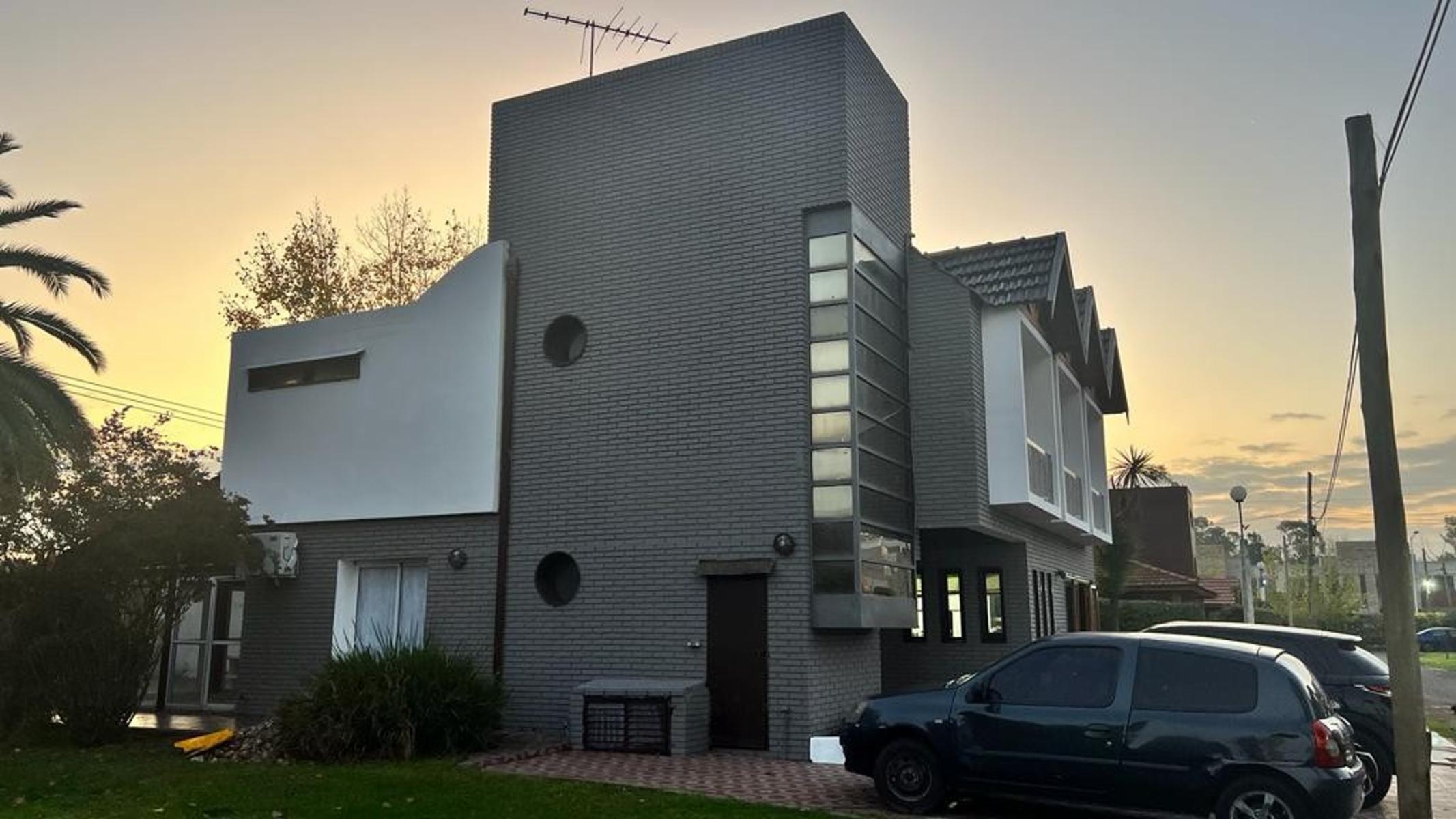 VENTA DE AMPLIO CHALET 5 AMBIENTES EN COUNTRY EL VENADO I - CANNING - LOTE DE 450 M² - 2