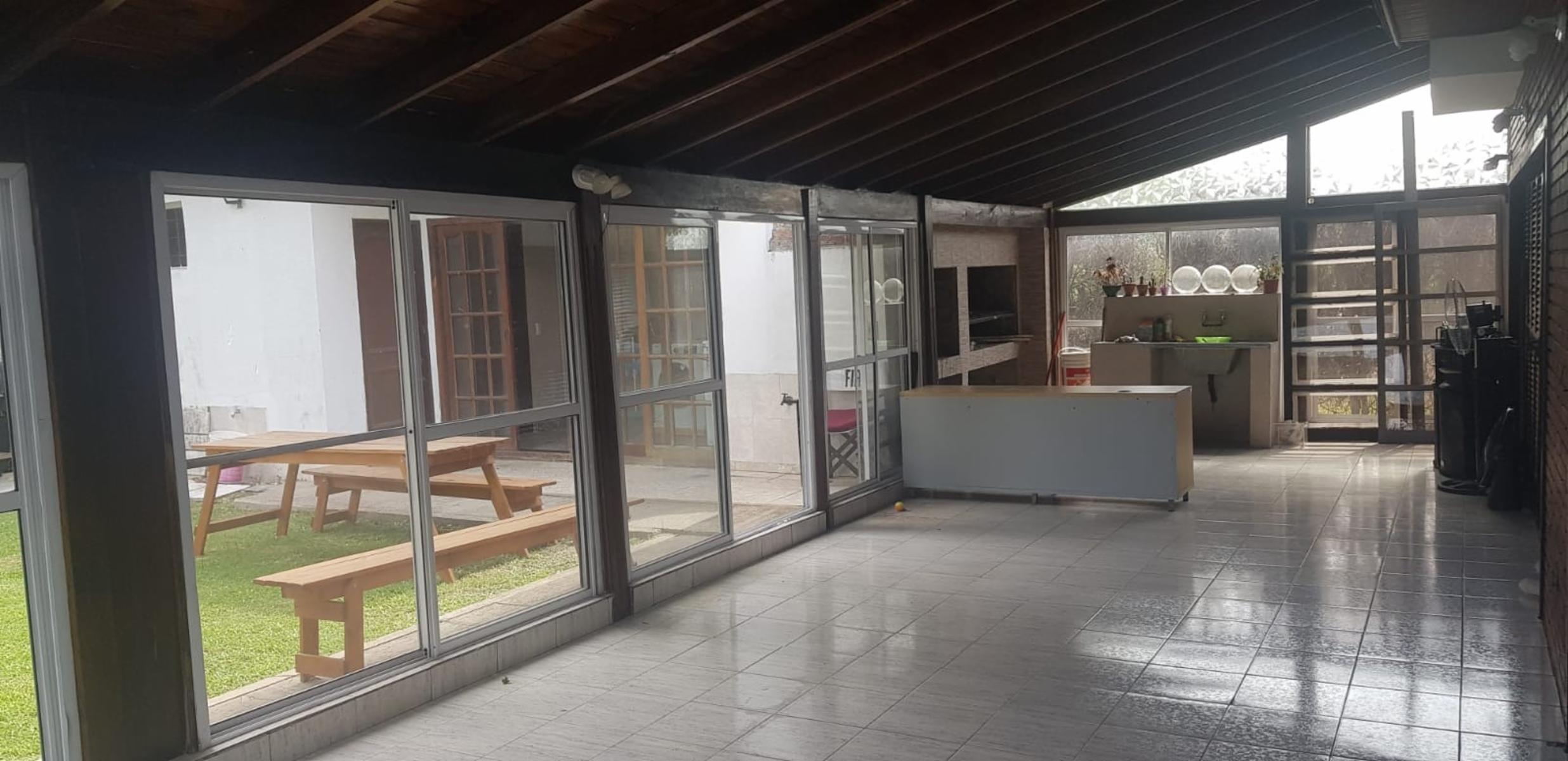 VENTA DE AMPLIO CHALET 5 AMBIENTES EN COUNTRY EL VENADO I - CANNING - LOTE DE 450 M² - 11