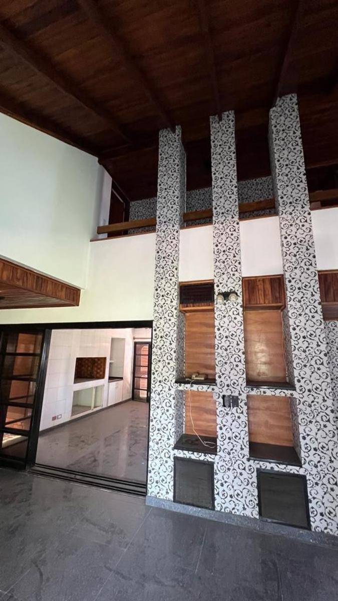 VENTA DE AMPLIO CHALET 5 AMBIENTES EN COUNTRY EL VENADO I - CANNING - LOTE DE 450 M² - 18