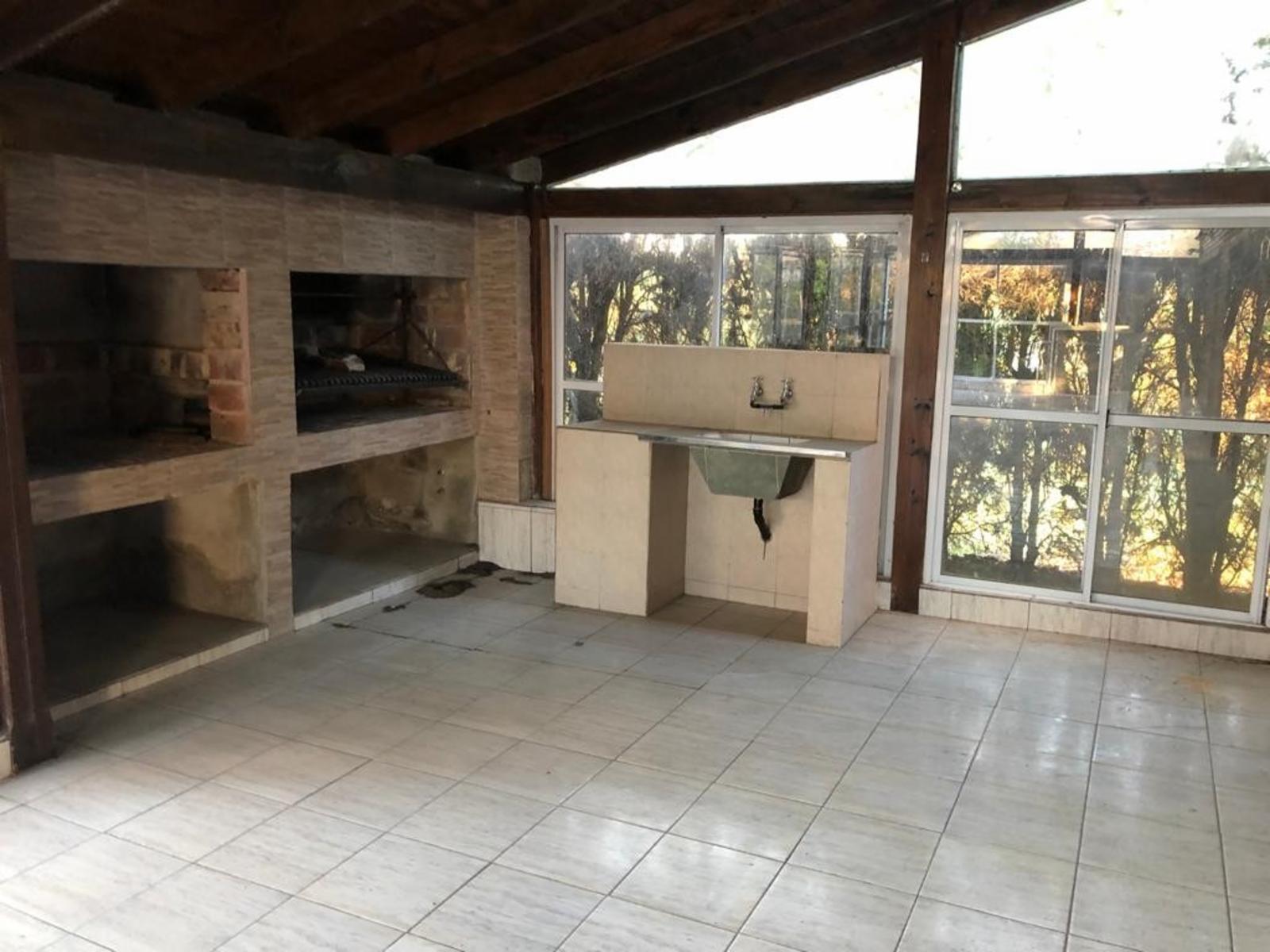 VENTA DE AMPLIO CHALET 5 AMBIENTES EN COUNTRY EL VENADO I - CANNING - LOTE DE 450 M² - 21