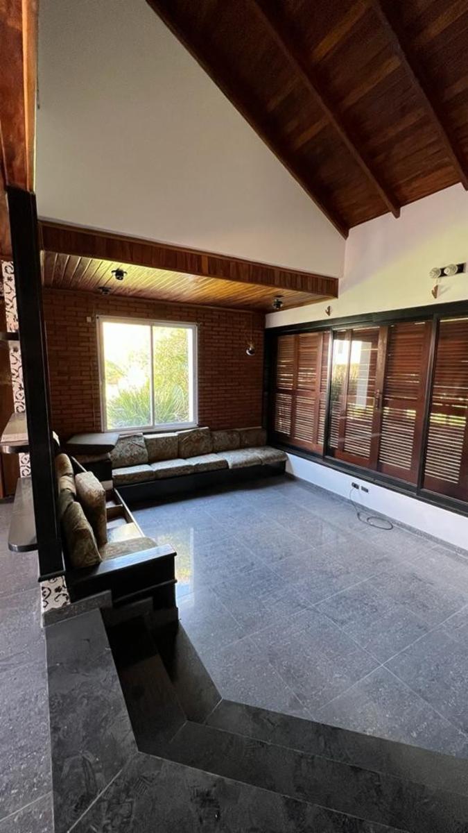 VENTA DE AMPLIO CHALET 5 AMBIENTES EN COUNTRY EL VENADO I - CANNING - LOTE DE 450 M² - 25