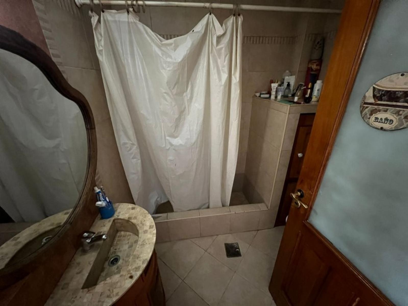 VENTA DE CHALET 3 AMBIENTES CON COCHERA Y PILETA - AMPLIO LOTE LIBRE - PILETA - MONTE GRANDE — foto 6