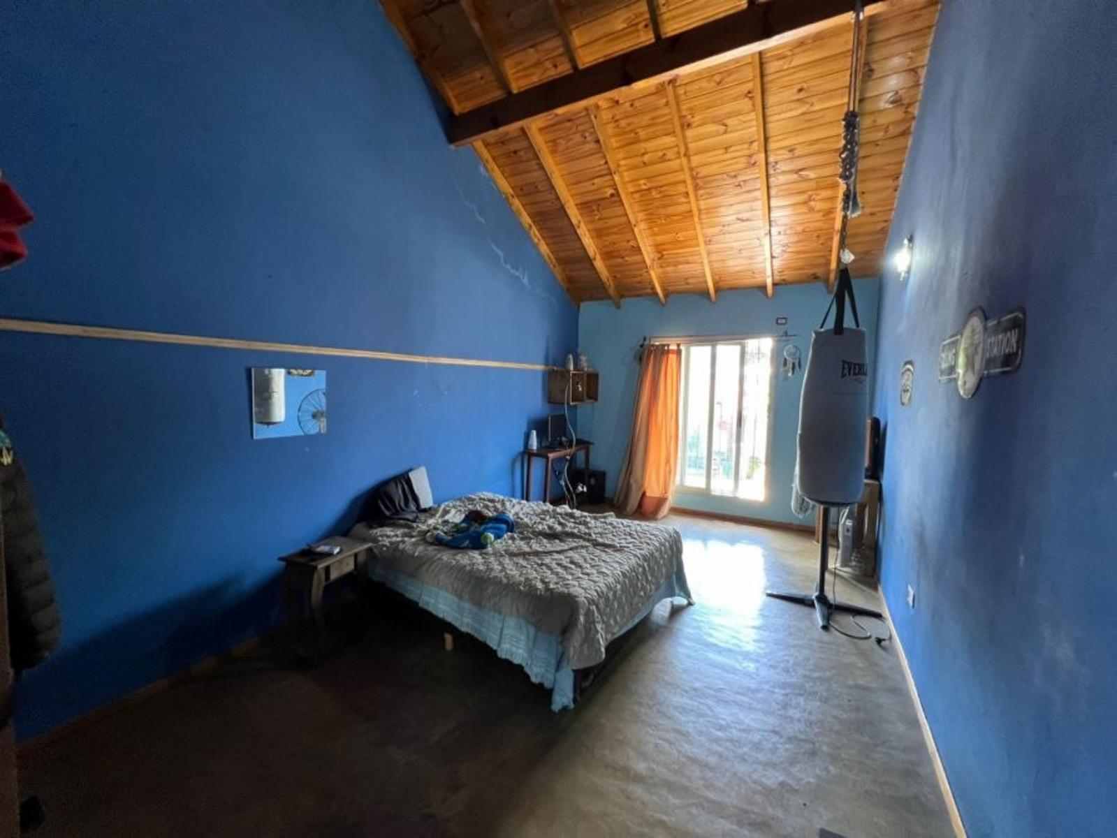 VENTA DE CHALET 3 AMBIENTES CON COCHERA Y PILETA - AMPLIO LOTE LIBRE - PILETA - MONTE GRANDE — foto 8