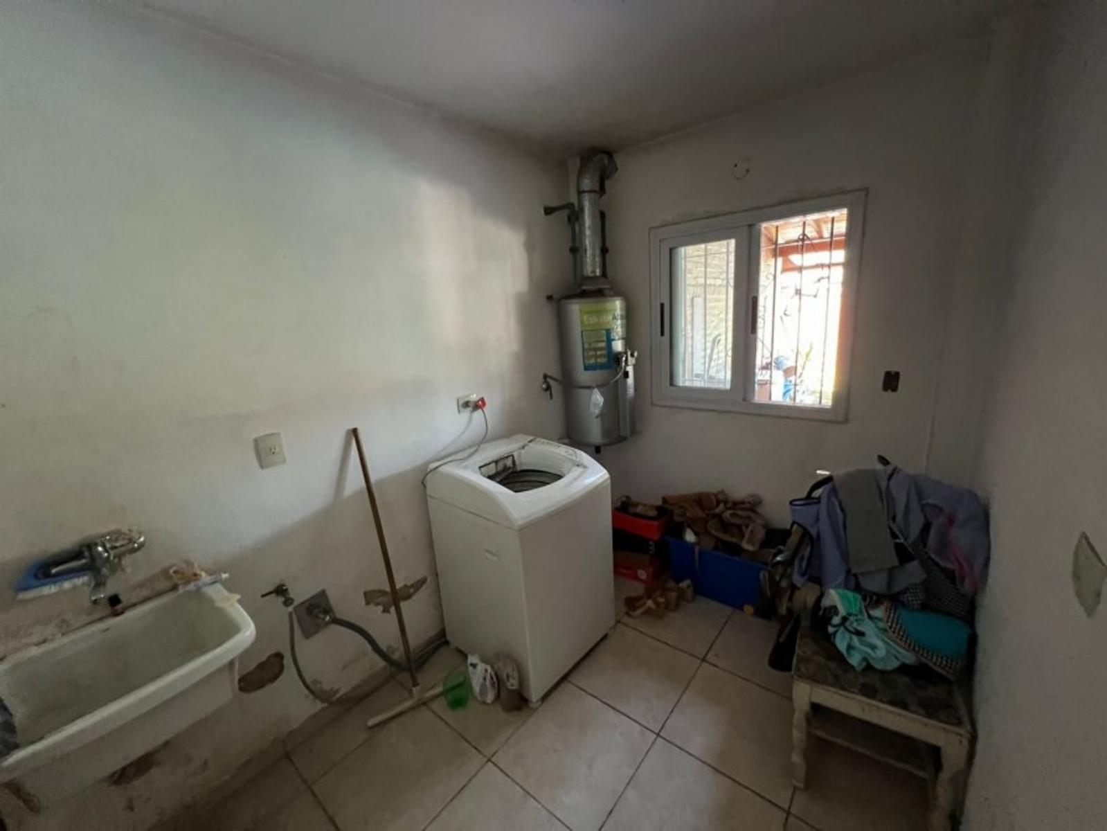 VENTA DE CHALET 3 AMBIENTES CON COCHERA Y PILETA - AMPLIO LOTE LIBRE - PILETA - MONTE GRANDE — foto 10