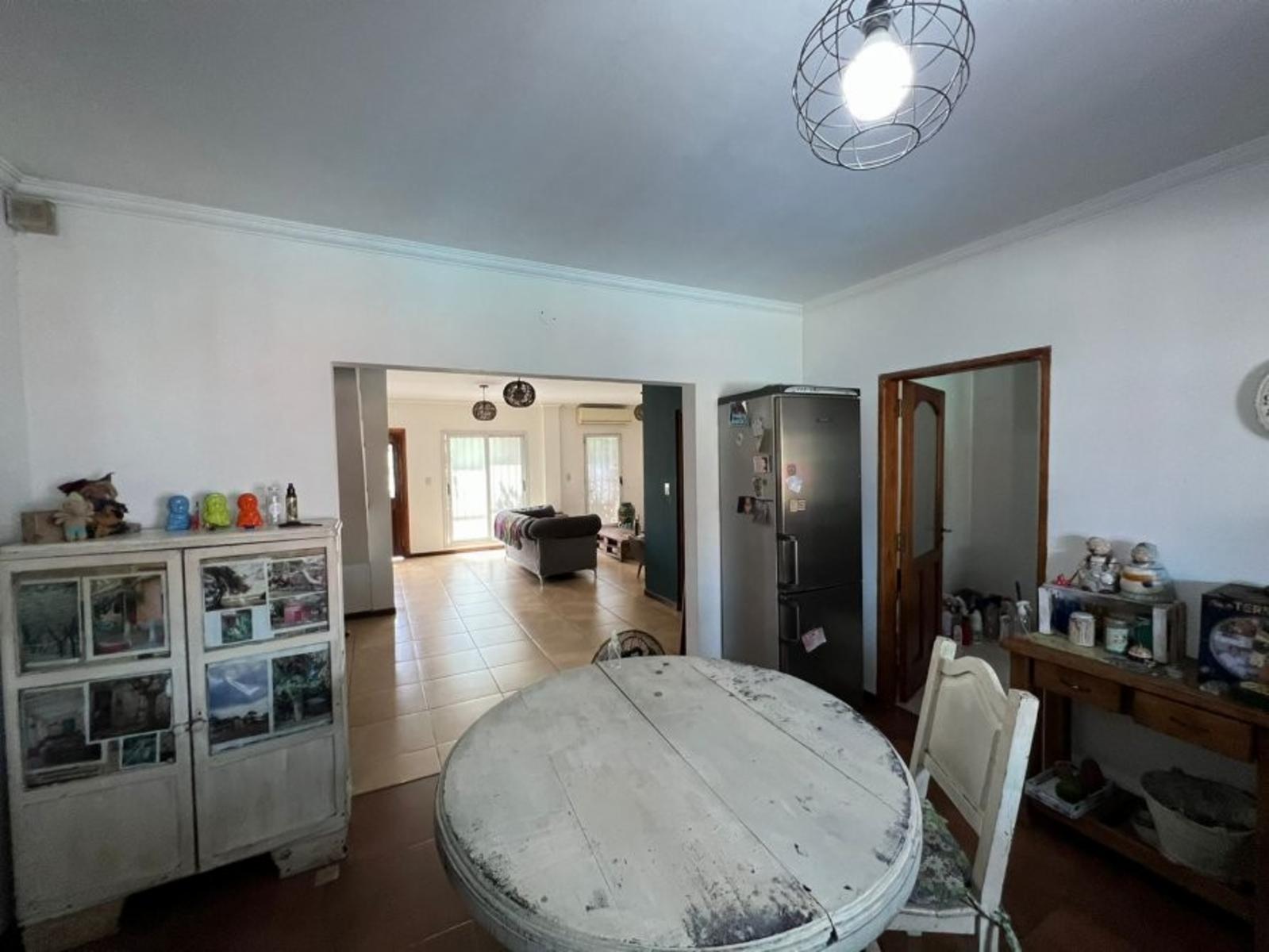 VENTA DE CHALET 3 AMBIENTES CON COCHERA Y PILETA - AMPLIO LOTE LIBRE - PILETA - MONTE GRANDE — foto 12