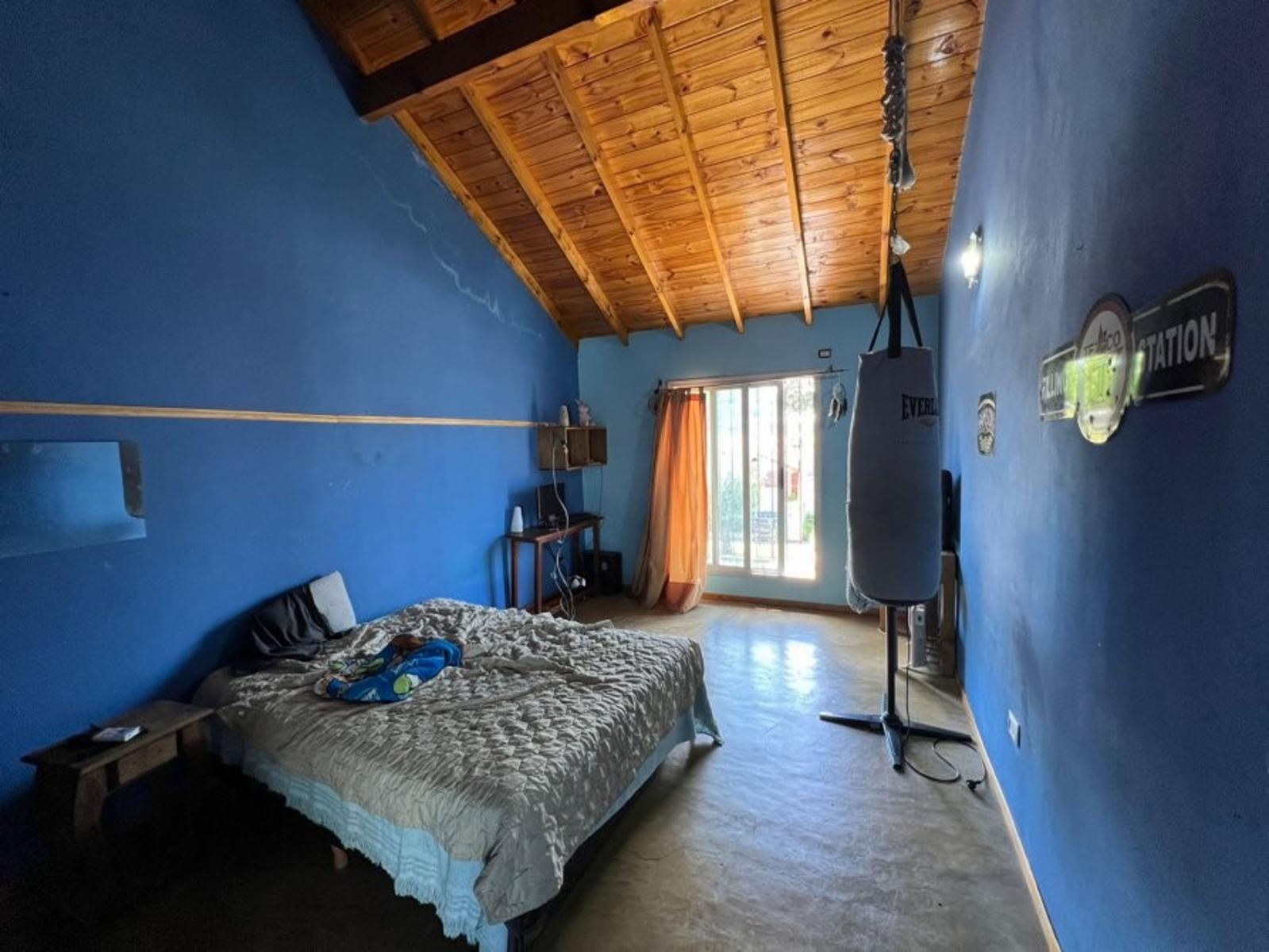 VENTA DE CHALET 3 AMBIENTES CON COCHERA Y PILETA - AMPLIO LOTE LIBRE - PILETA - MONTE GRANDE — foto 14