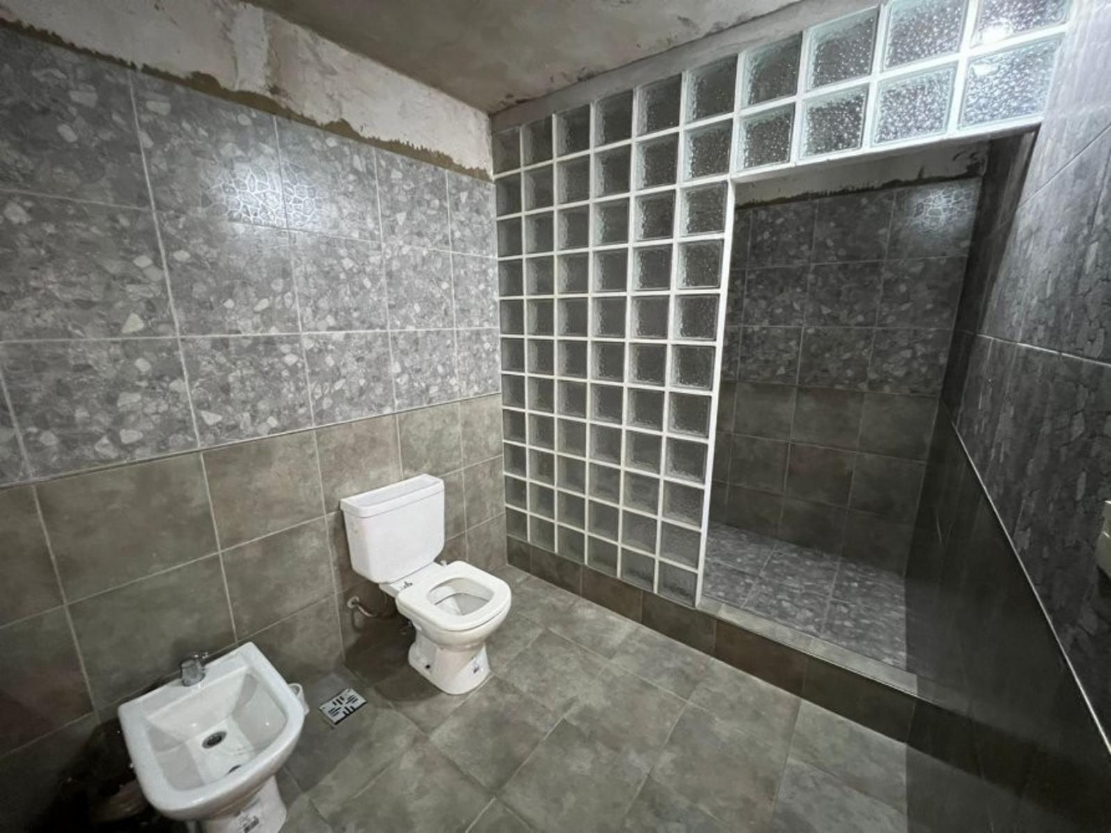 VENTA DE CHALET 3 AMBIENTES CON COCHERA Y PILETA - AMPLIO LOTE LIBRE - PILETA - MONTE GRANDE — foto 15