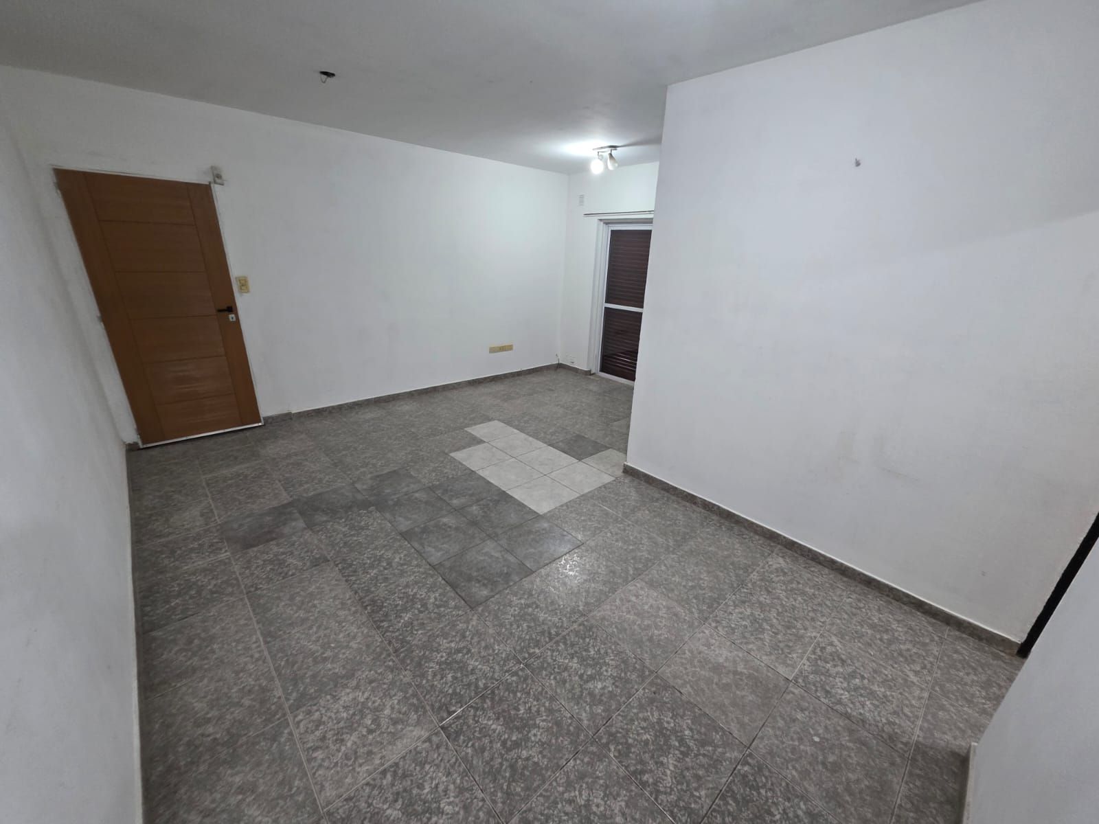 ALQUILER DE DEPARTAMENTO 3 AMBIENTES EN BARRIO COCA COLA - A METROS DE AVENIDA - MONTE GRANDE — foto 2