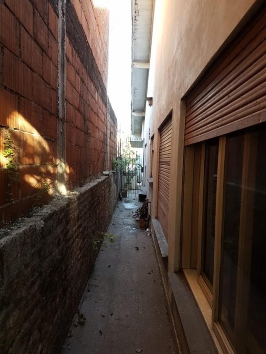 VENTA DE CASA 4 AMBIENTES UBICADA EN PLENO CENTRO DE MONTE GRANDE - APTA A CRÉDITO — foto 7
