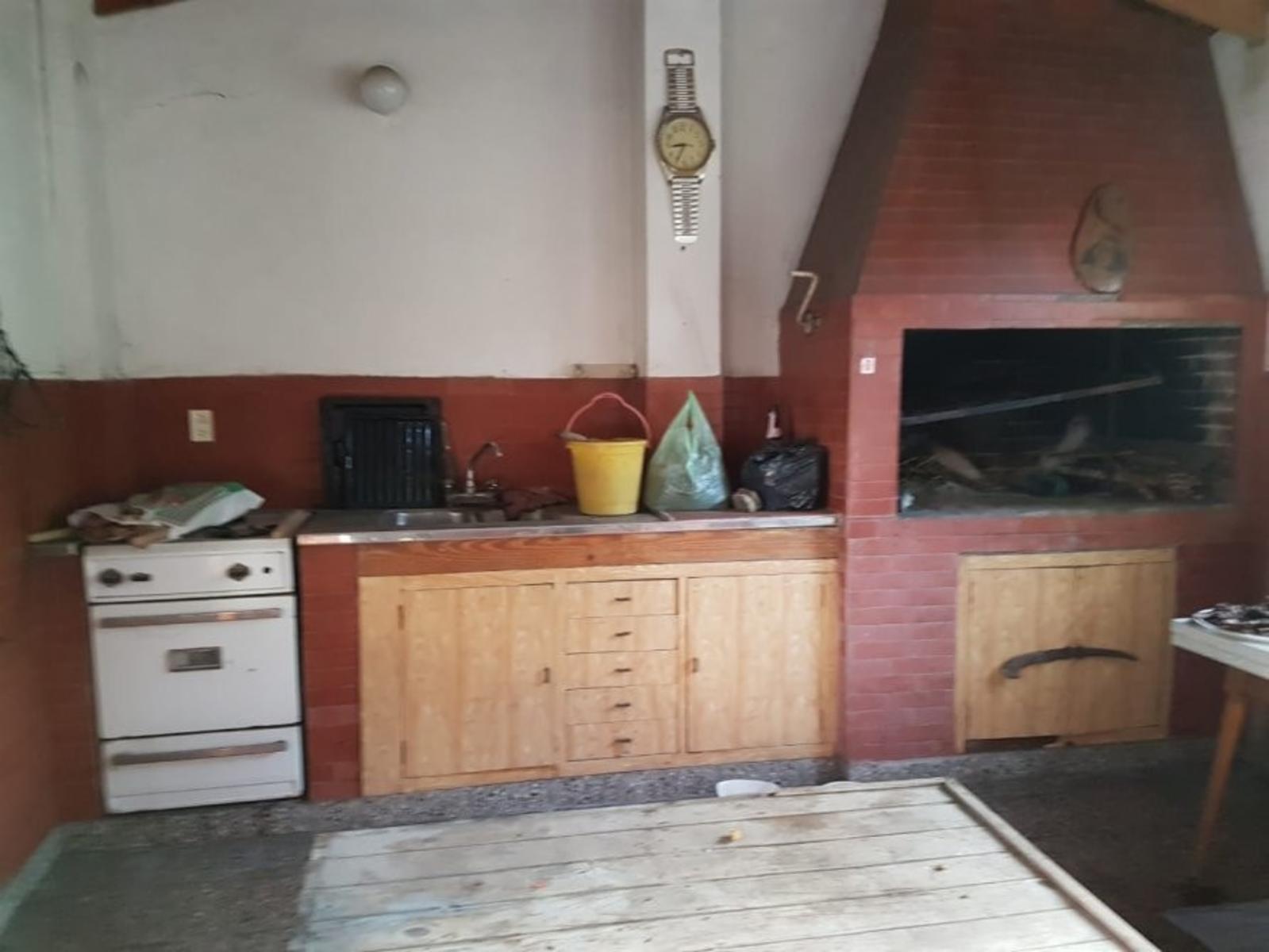 VENTA DE CASA 4 AMBIENTES UBICADA EN PLENO CENTRO DE MONTE GRANDE - APTA A CRÉDITO — foto 8
