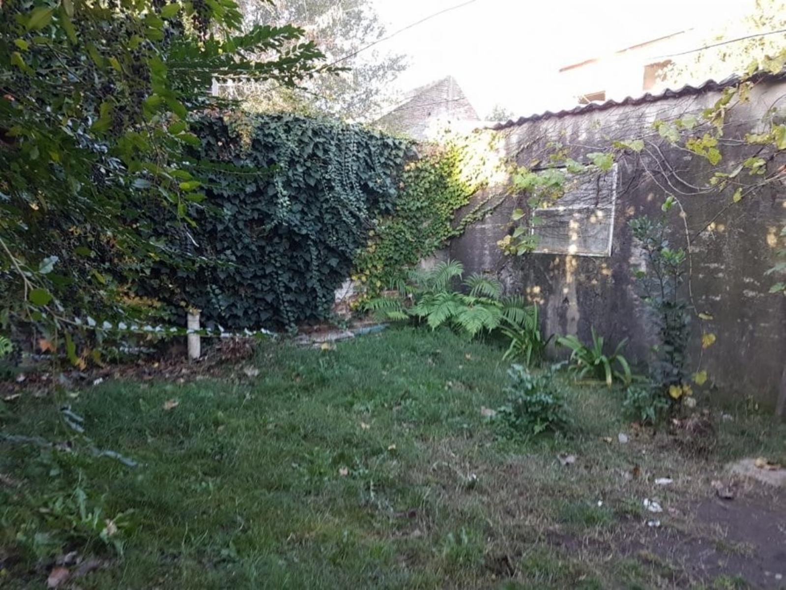 VENTA DE CASA 4 AMBIENTES UBICADA EN PLENO CENTRO DE MONTE GRANDE - APTA A CRÉDITO — foto 10
