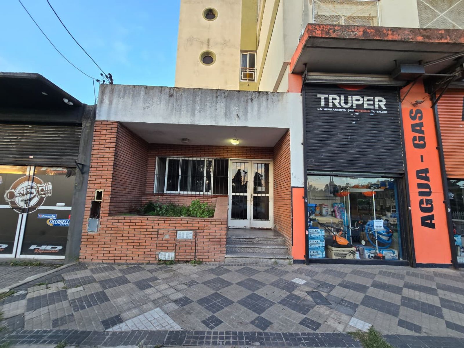 ALQUILER DE DEPARTAMENTO 3 AMBIENTES CON COCHERA - SOBRE AV. ALEM - MONTE GRANDE - 19