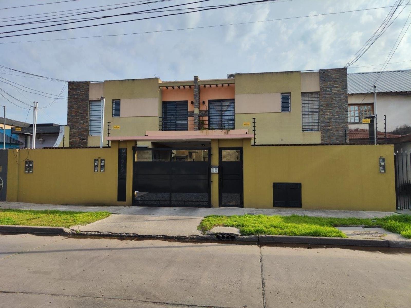 VENTA DE EXCELENTE DEPARTAMENTO DUPLEX 3 AMBIENTES EN LUISGUILLÓNCONCOCHERA - EN COMPLEJO - 80 M² — foto 2